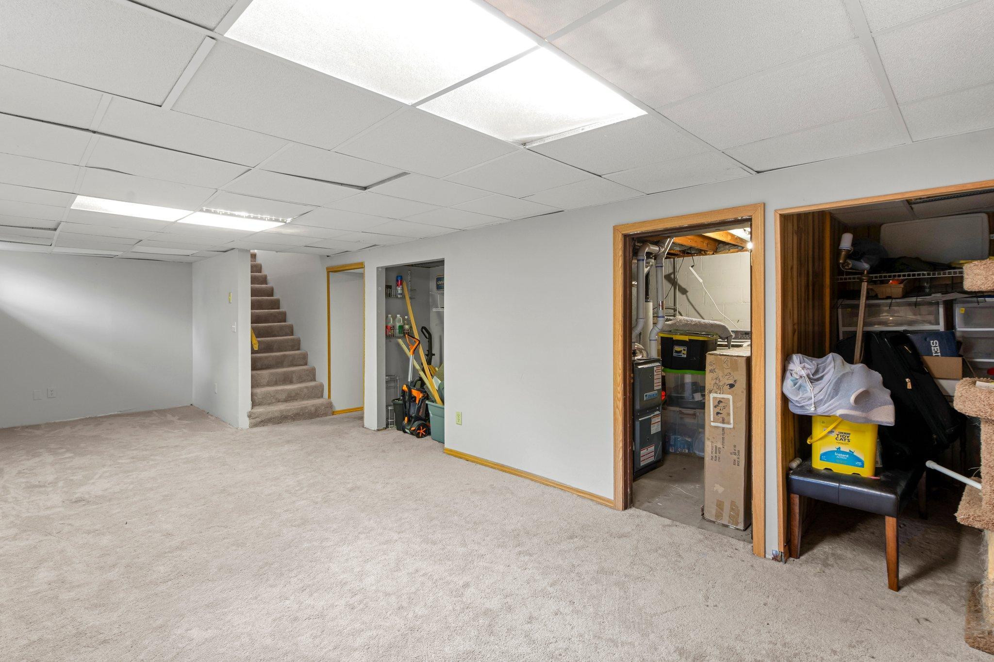 6885 161st Street W