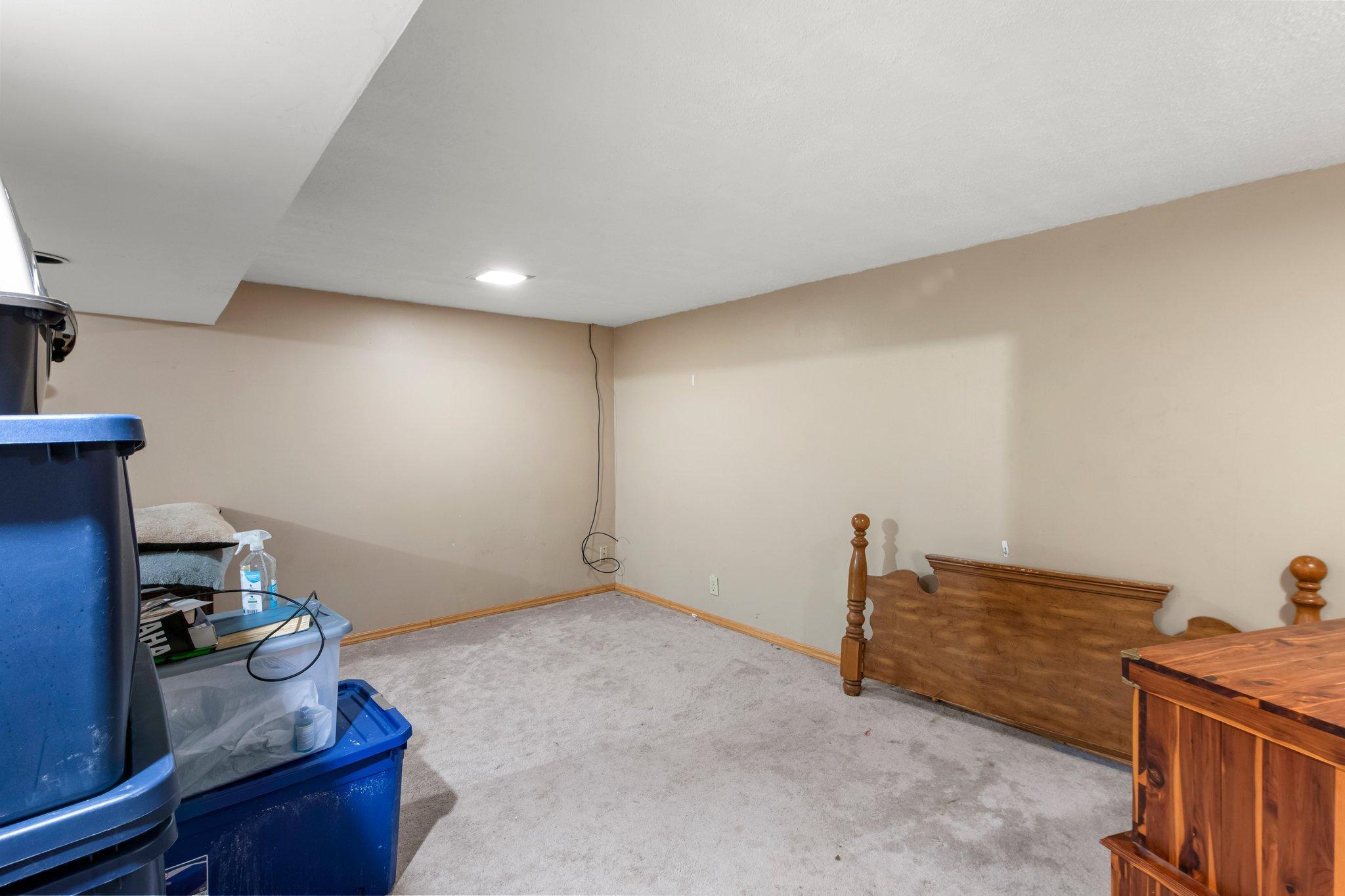 6885 161st Street W