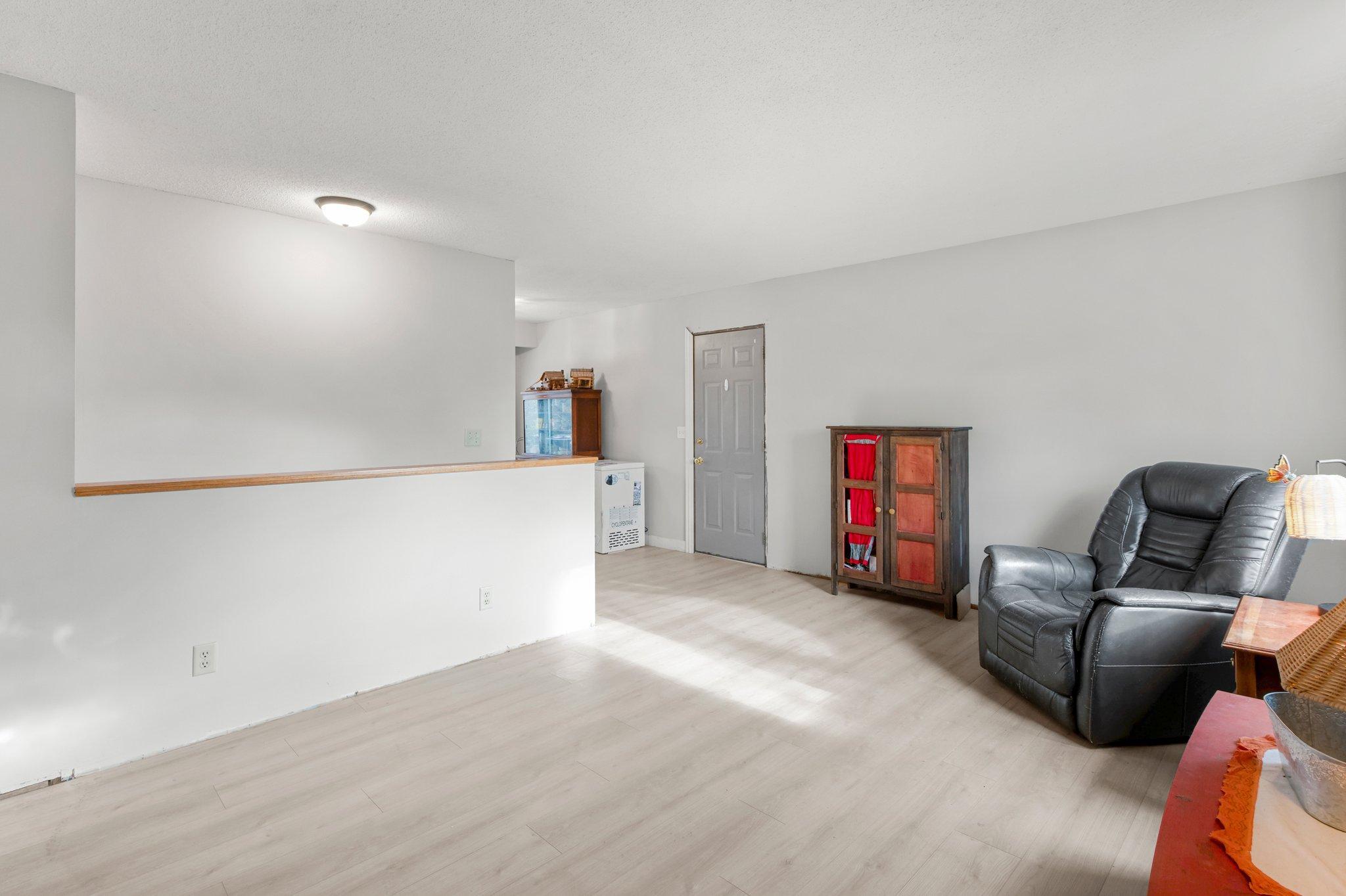 6885 161st Street W