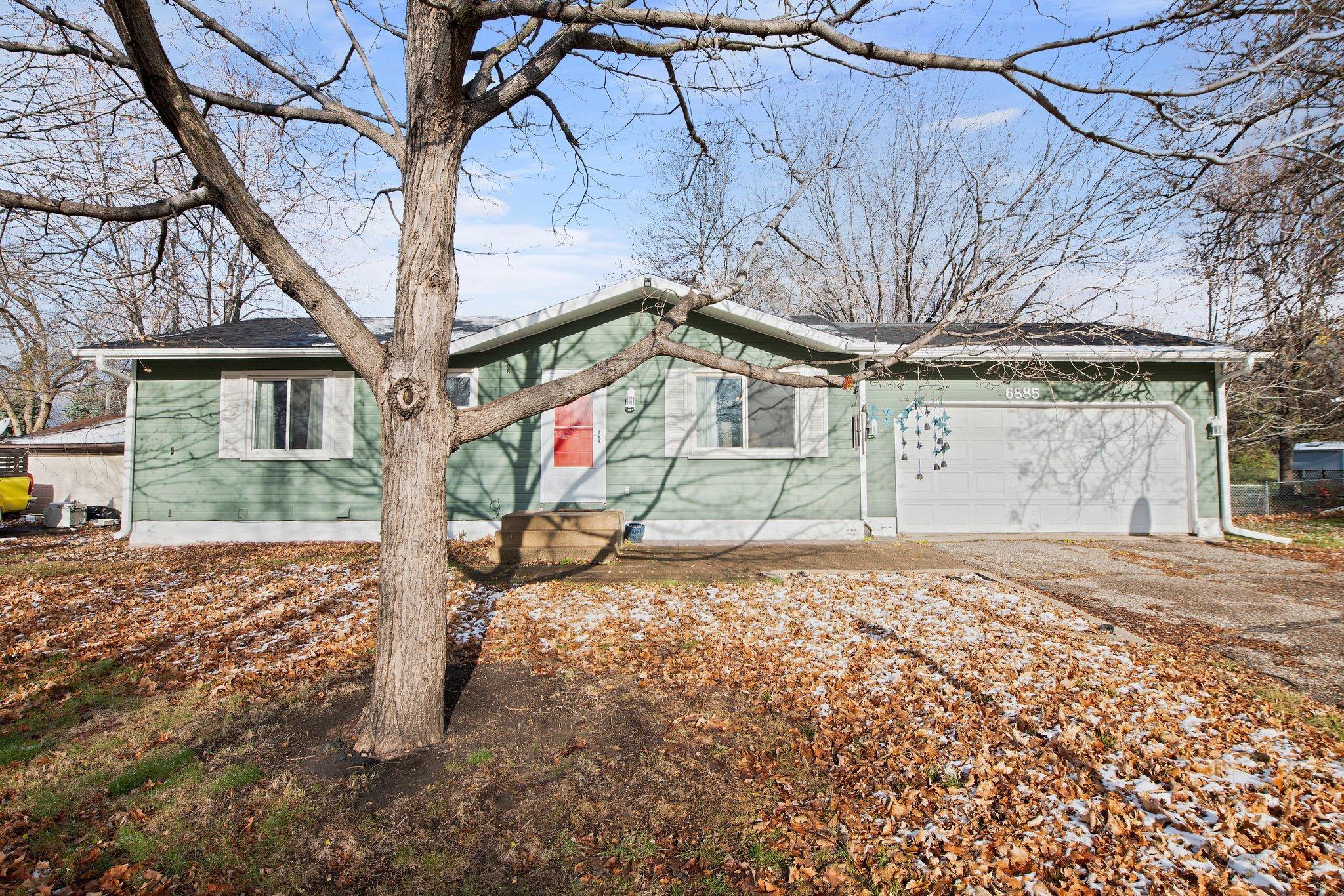 6885 161st Street W