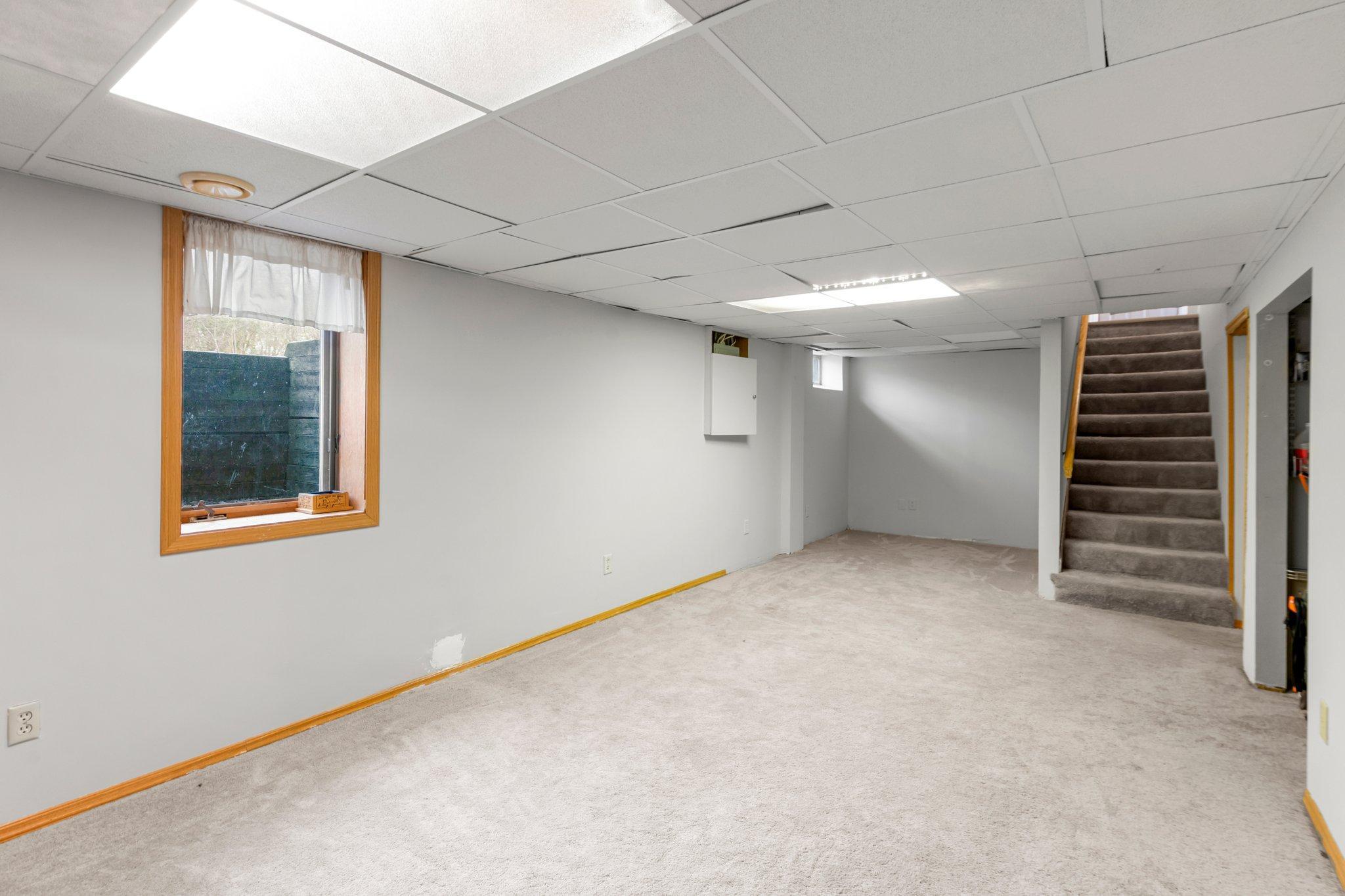 6885 161st Street W