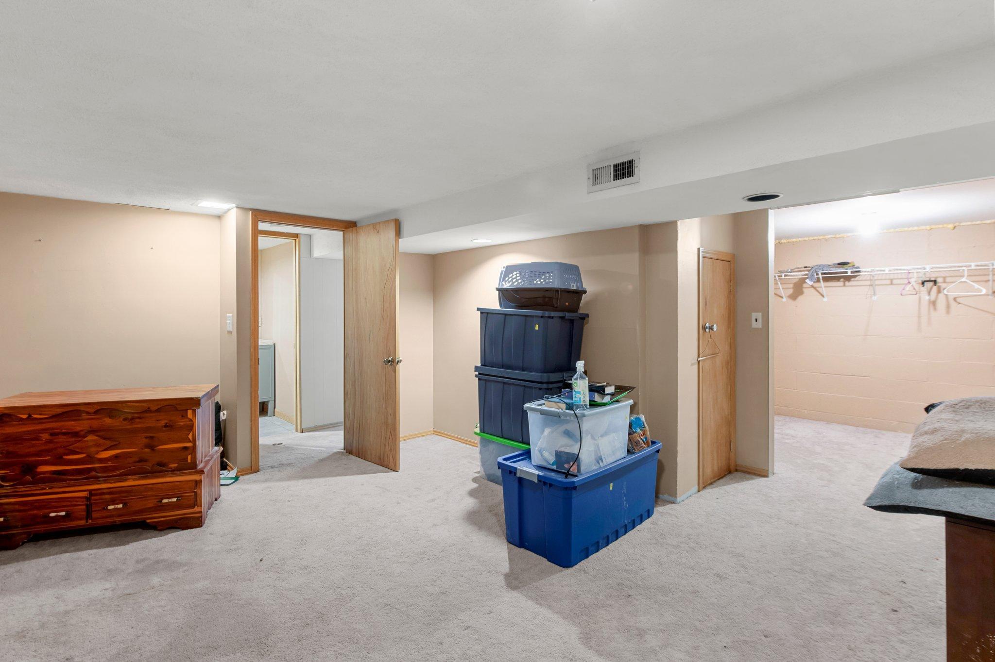 6885 161st Street W