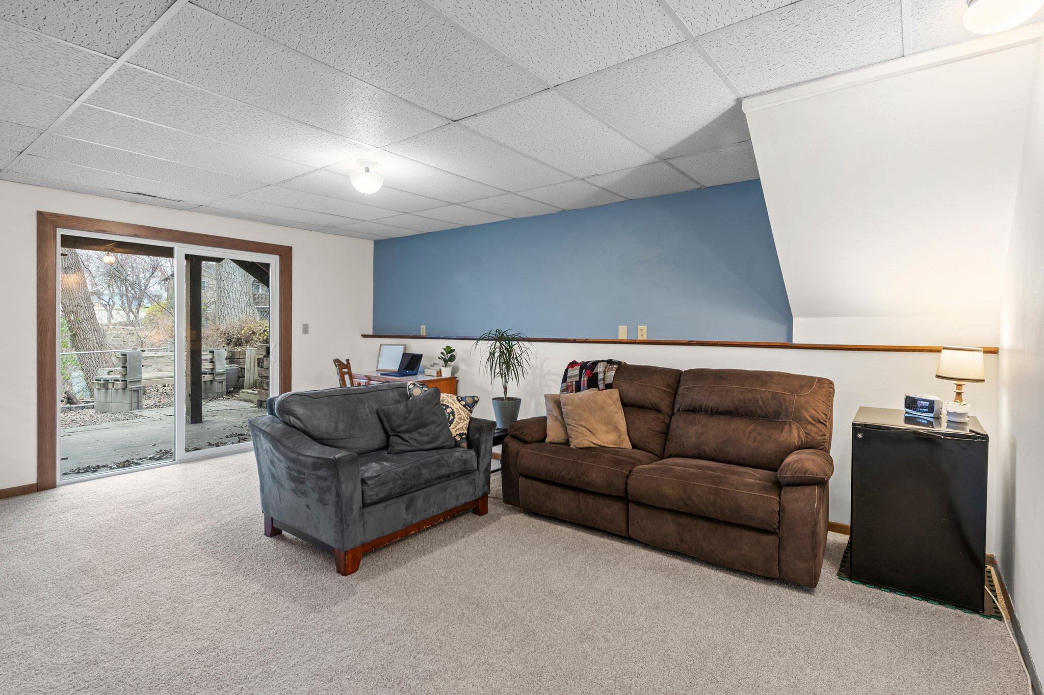 1728 Woodland Drive