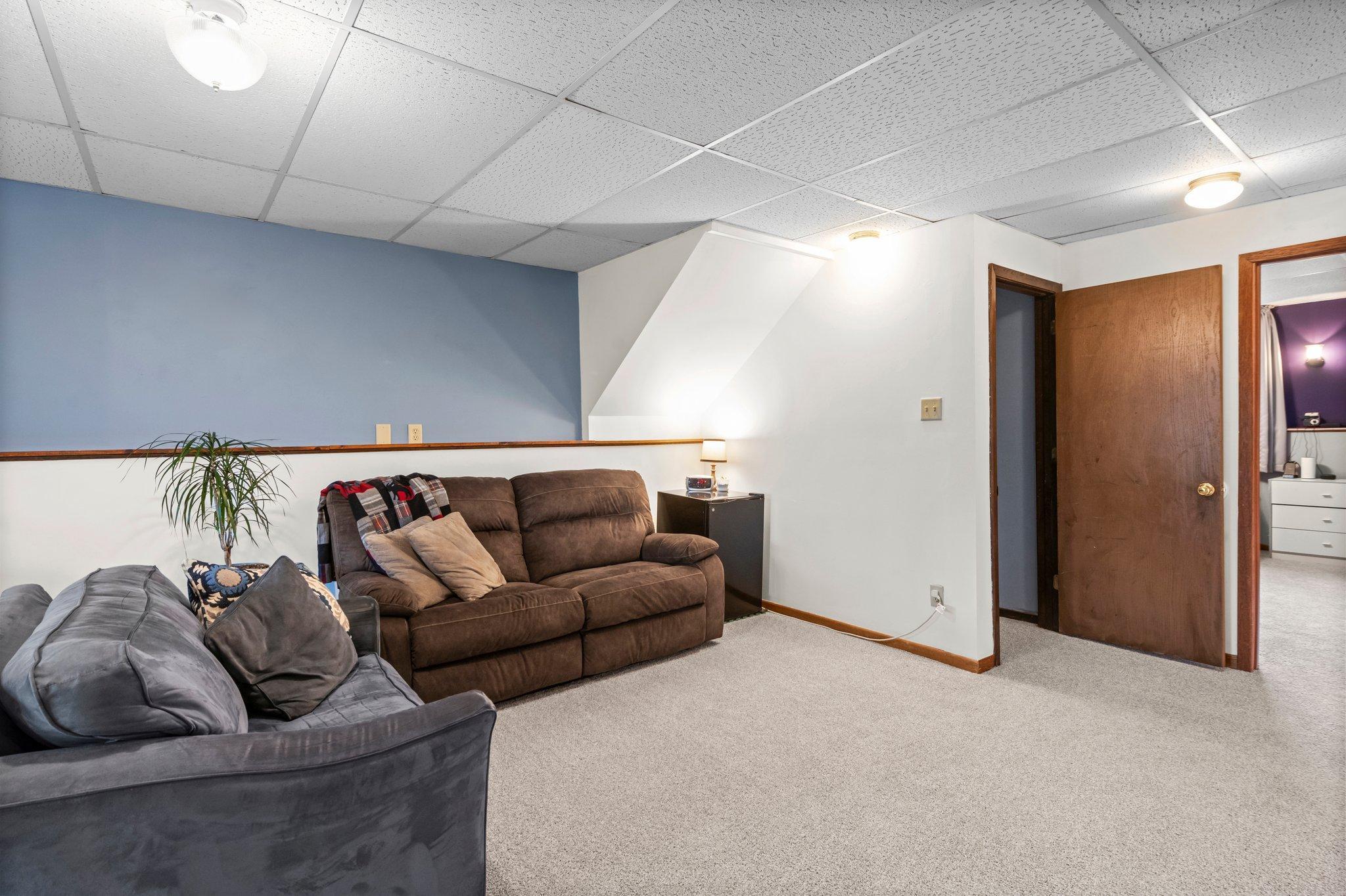 1728 Woodland Drive