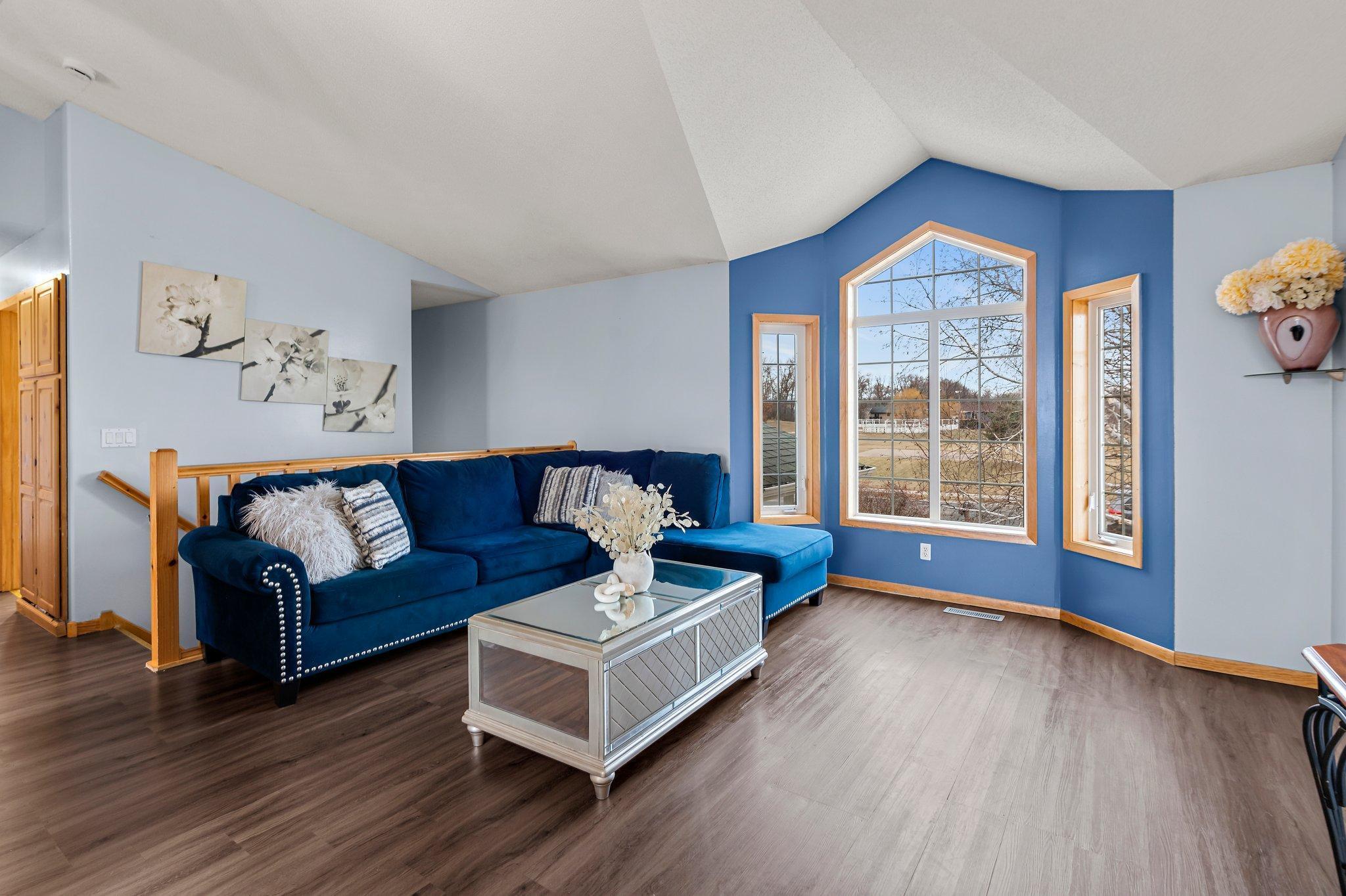 2204 Greenbriar Court