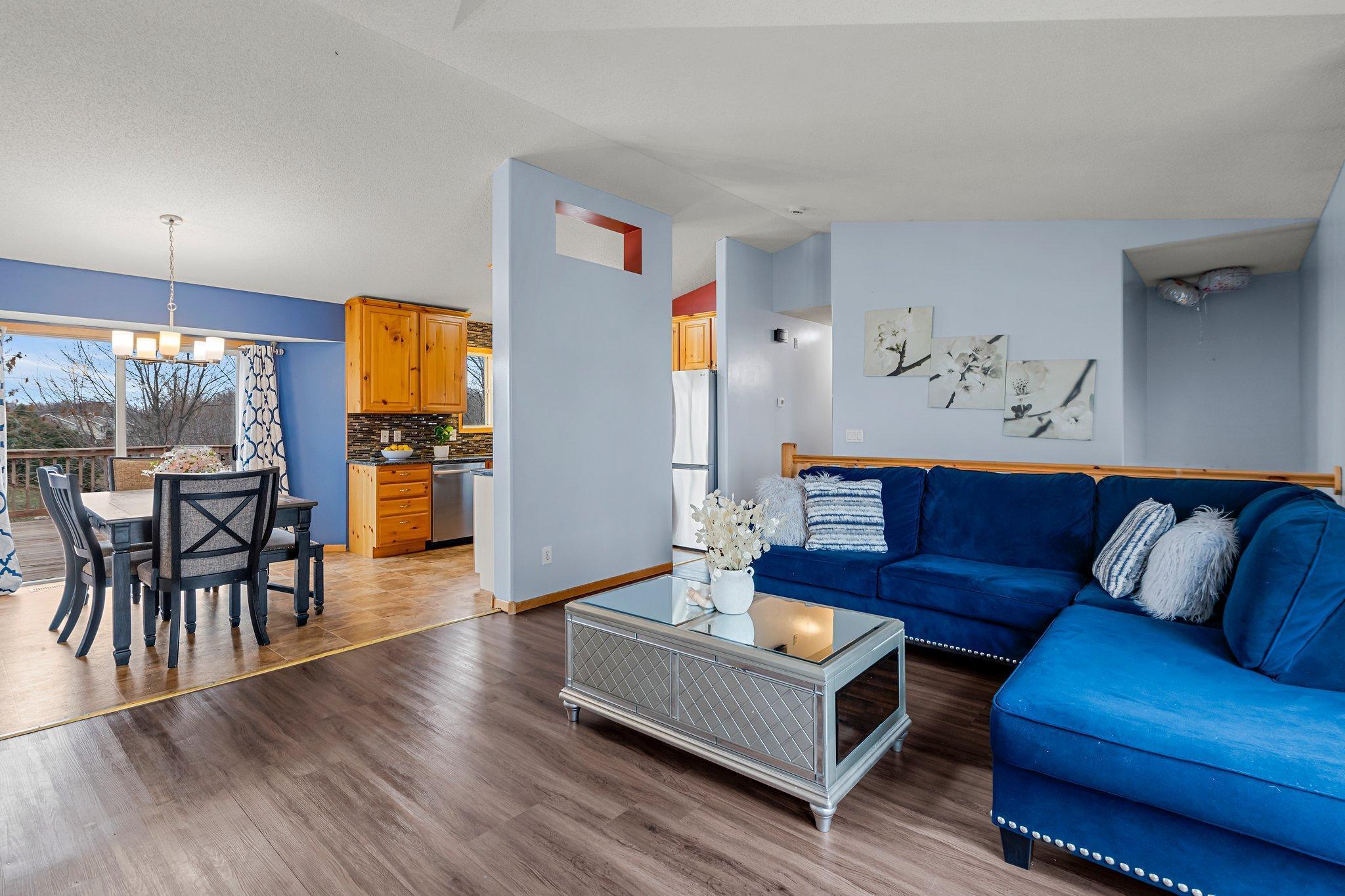2204 Greenbriar Court