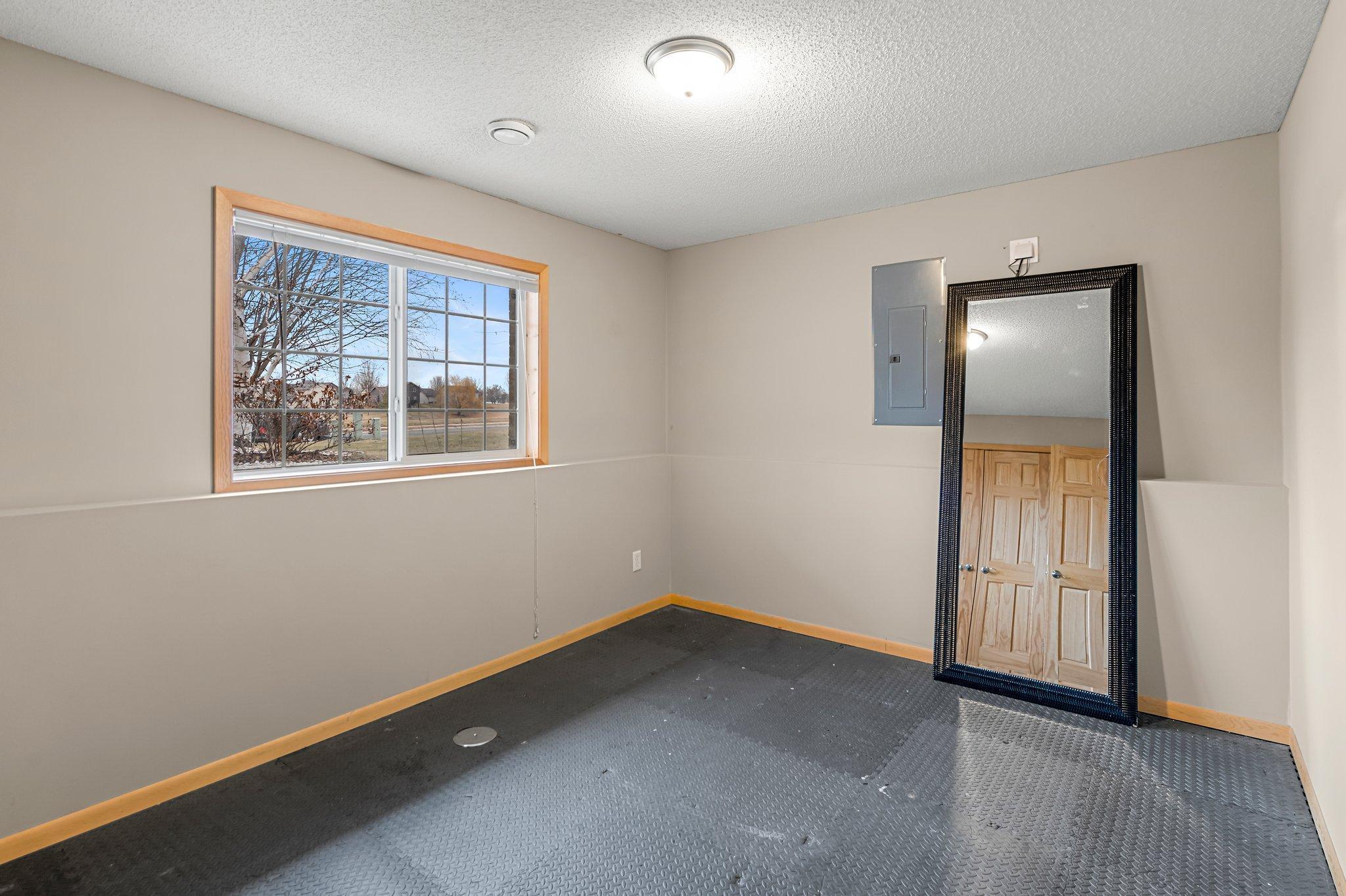 2204 Greenbriar Court