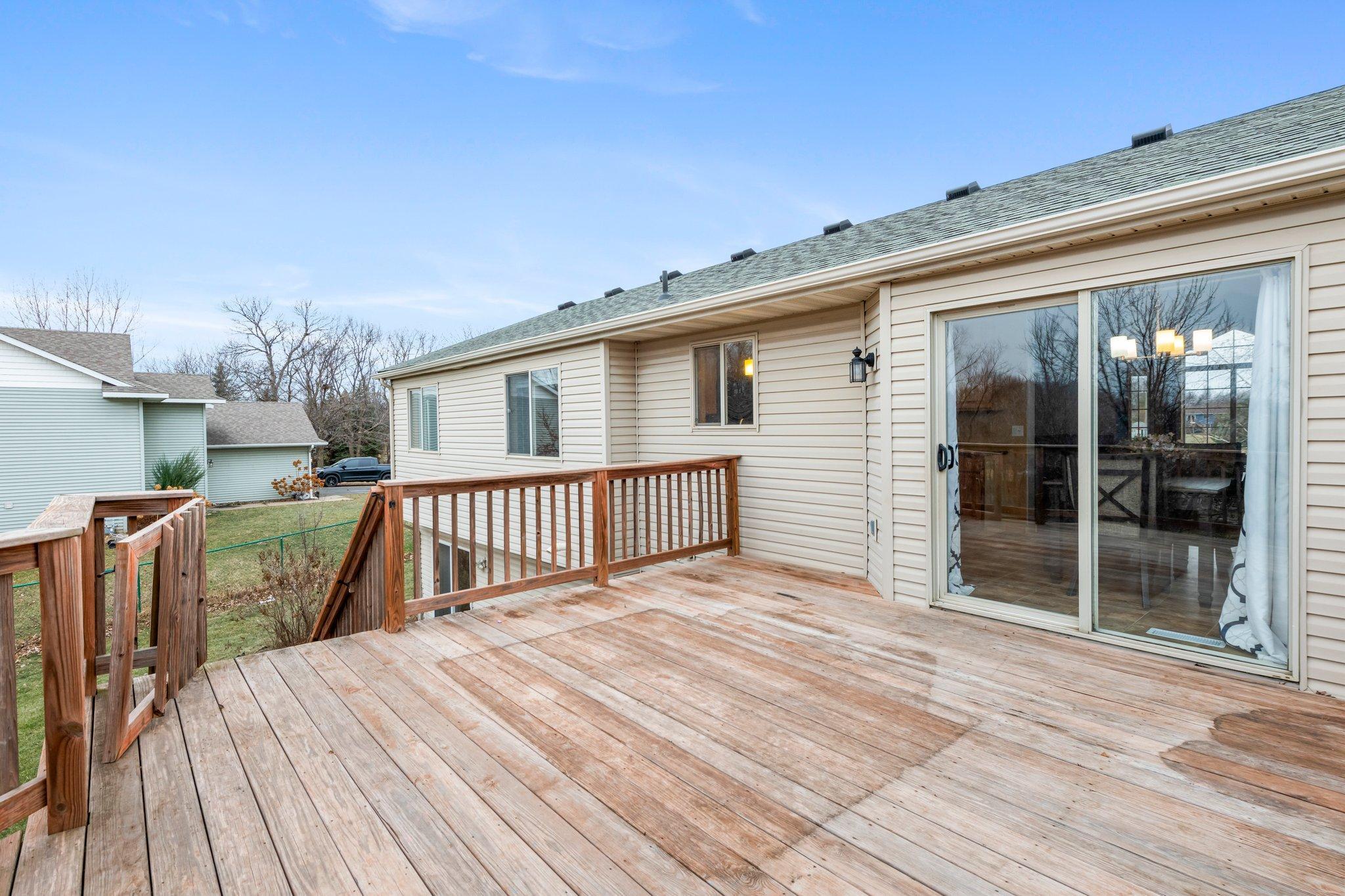 2204 Greenbriar Court