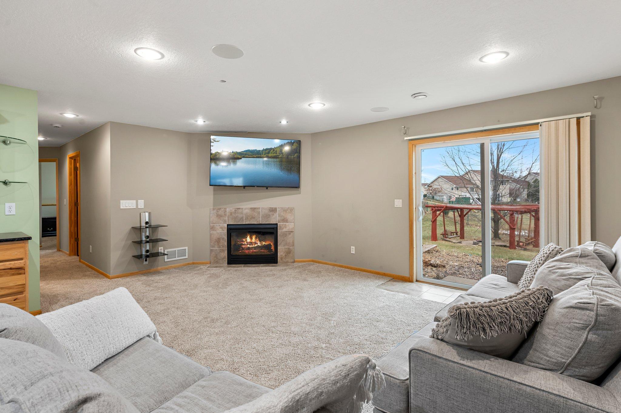2204 Greenbriar Court