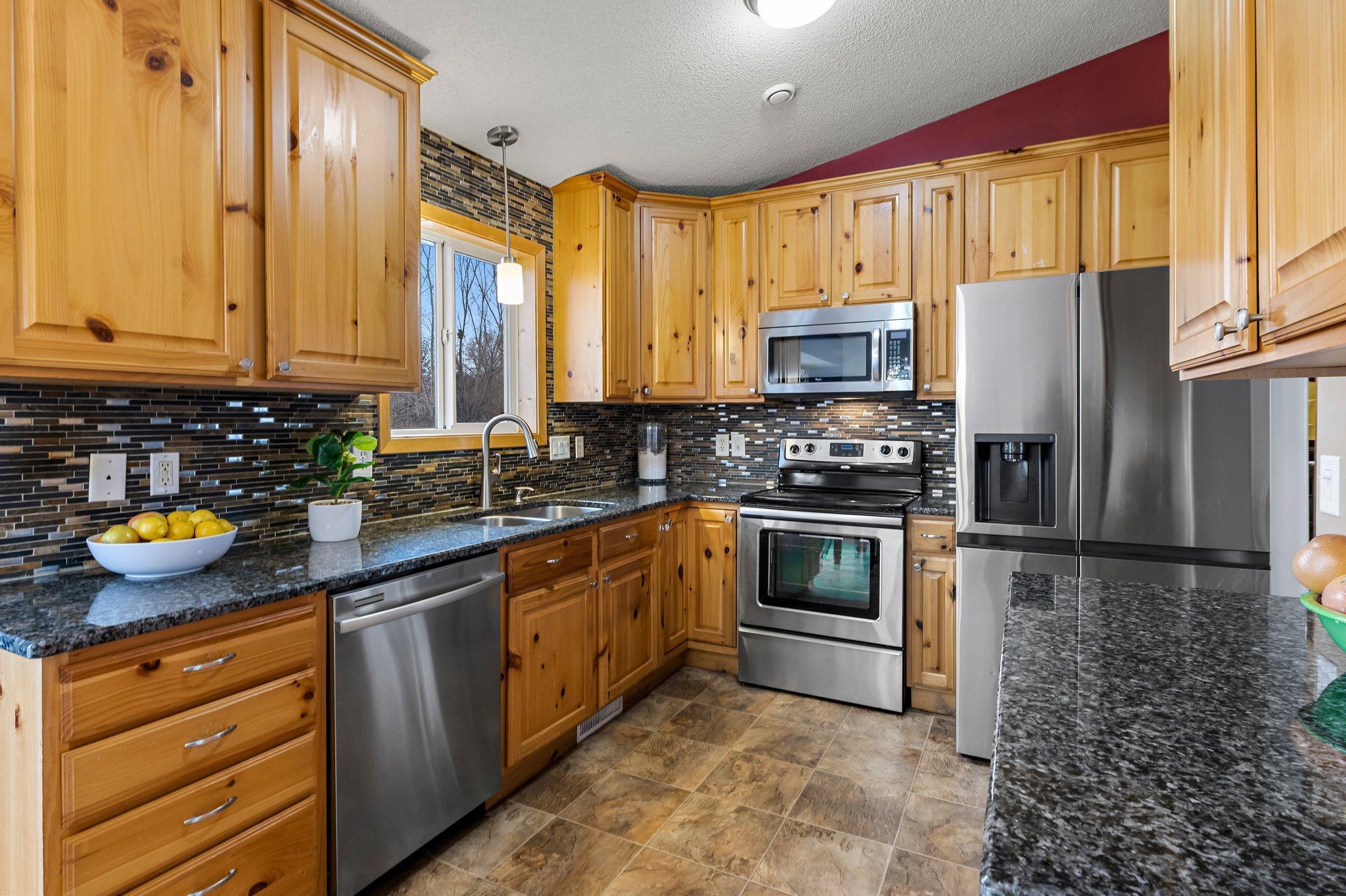 2204 Greenbriar Court