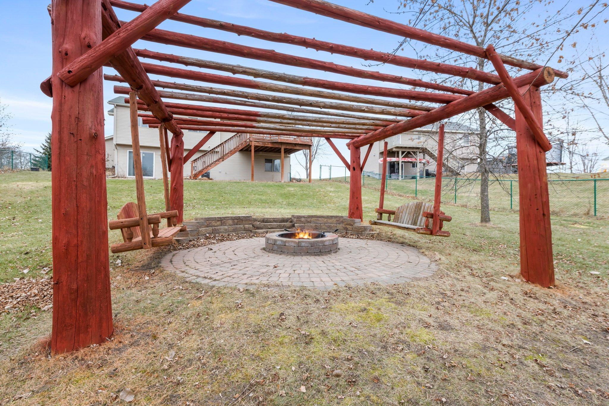 2204 Greenbriar Court
