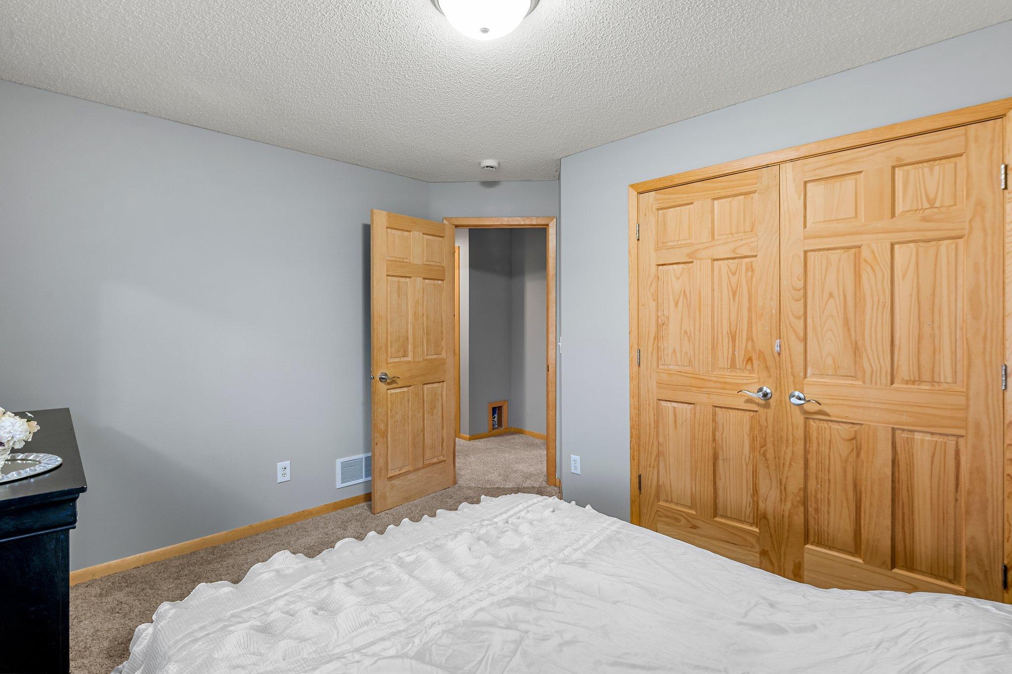 2204 Greenbriar Court