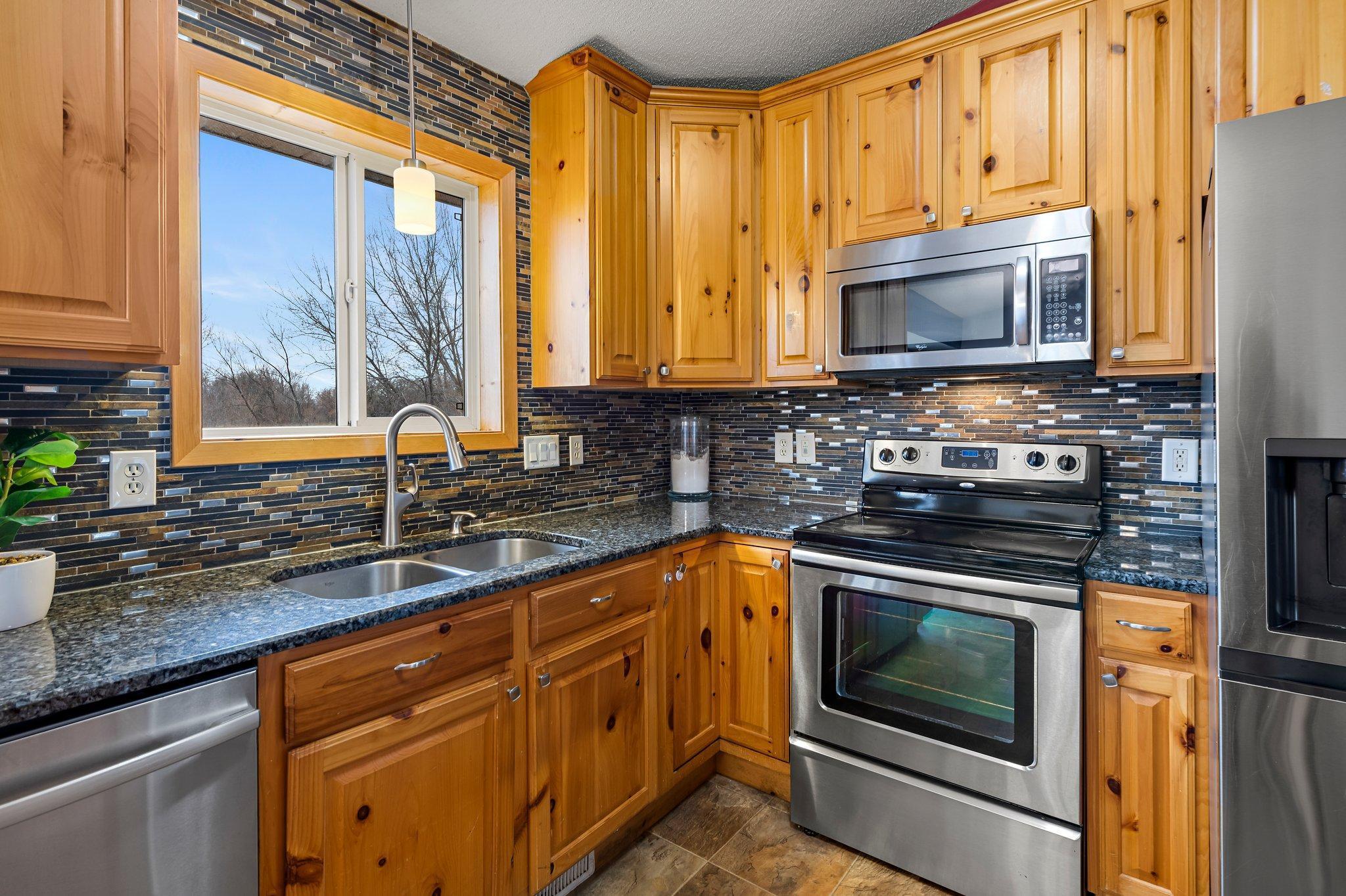 2204 Greenbriar Court