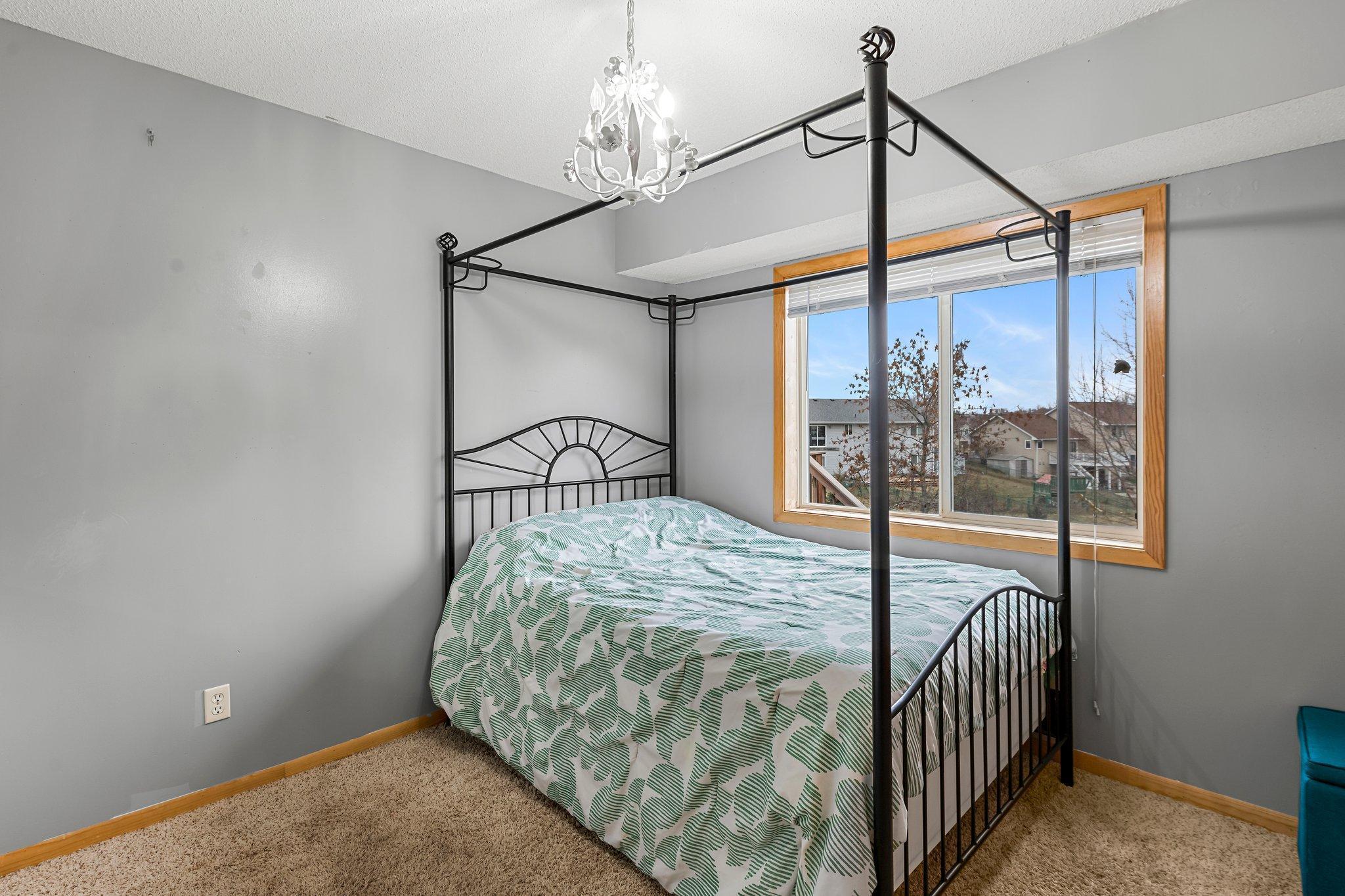 2204 Greenbriar Court