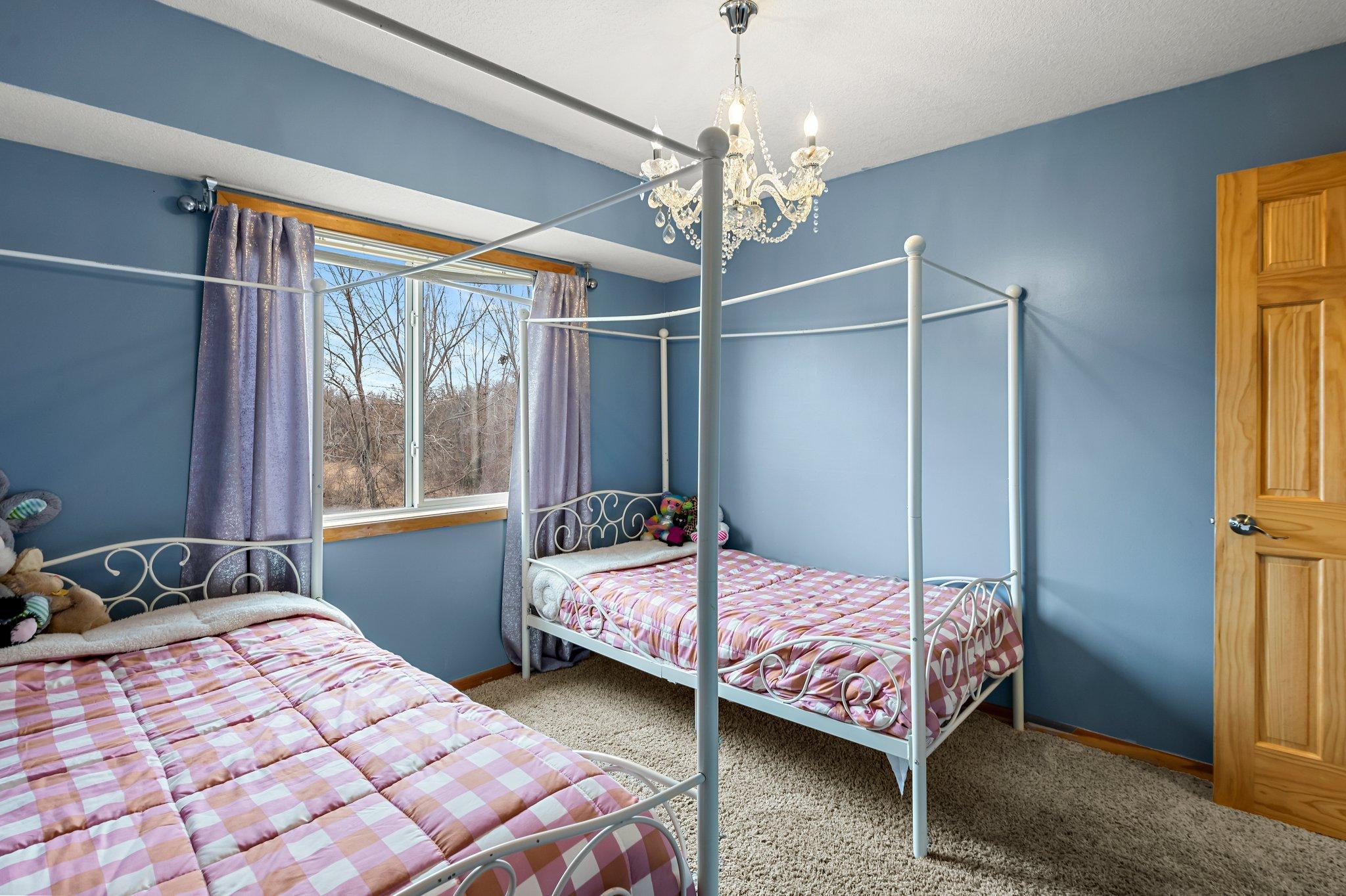 2204 Greenbriar Court