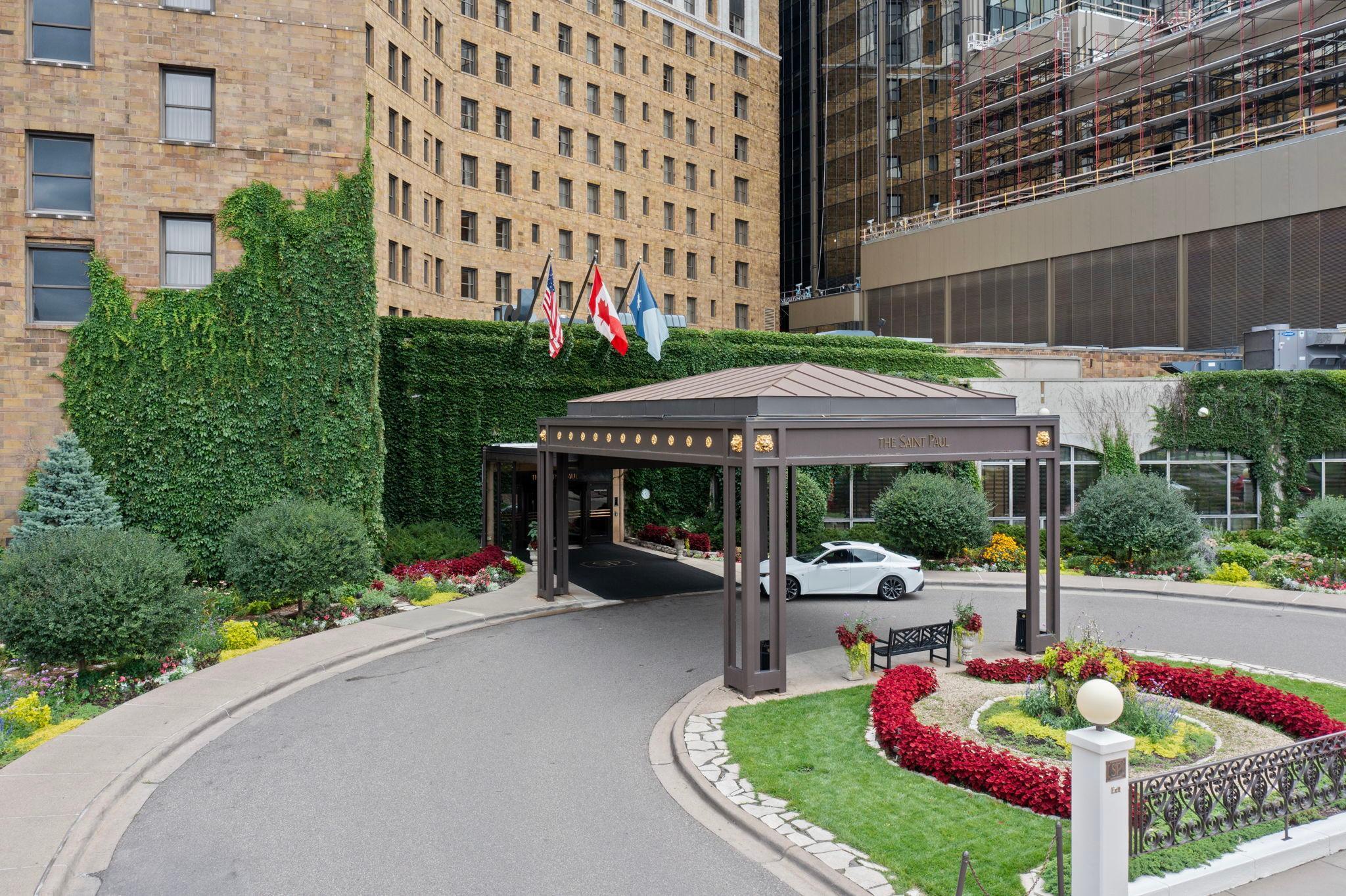 350 Saint Peter Street Unit: 1104