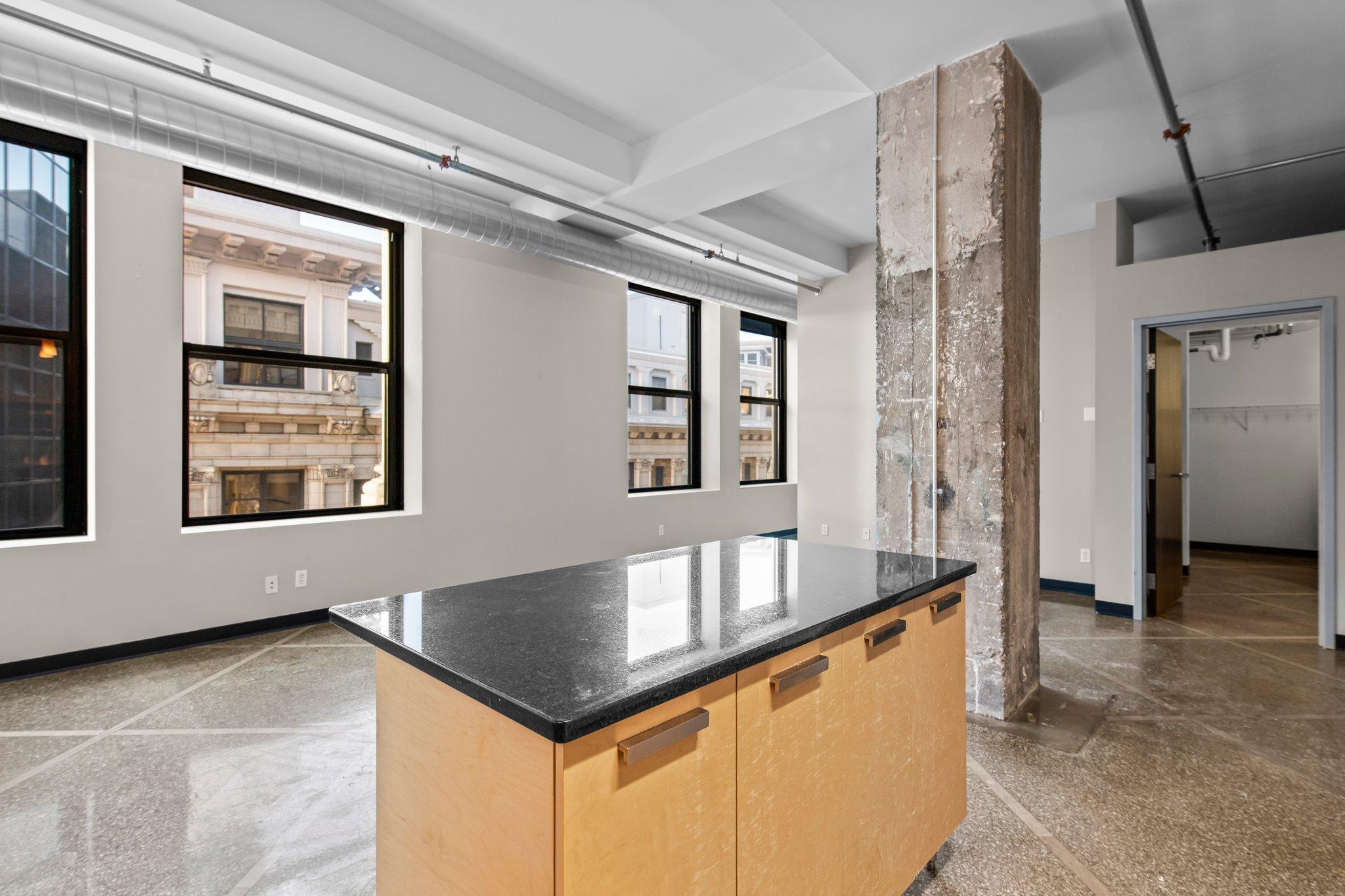 350 Saint Peter Street Unit: 1104