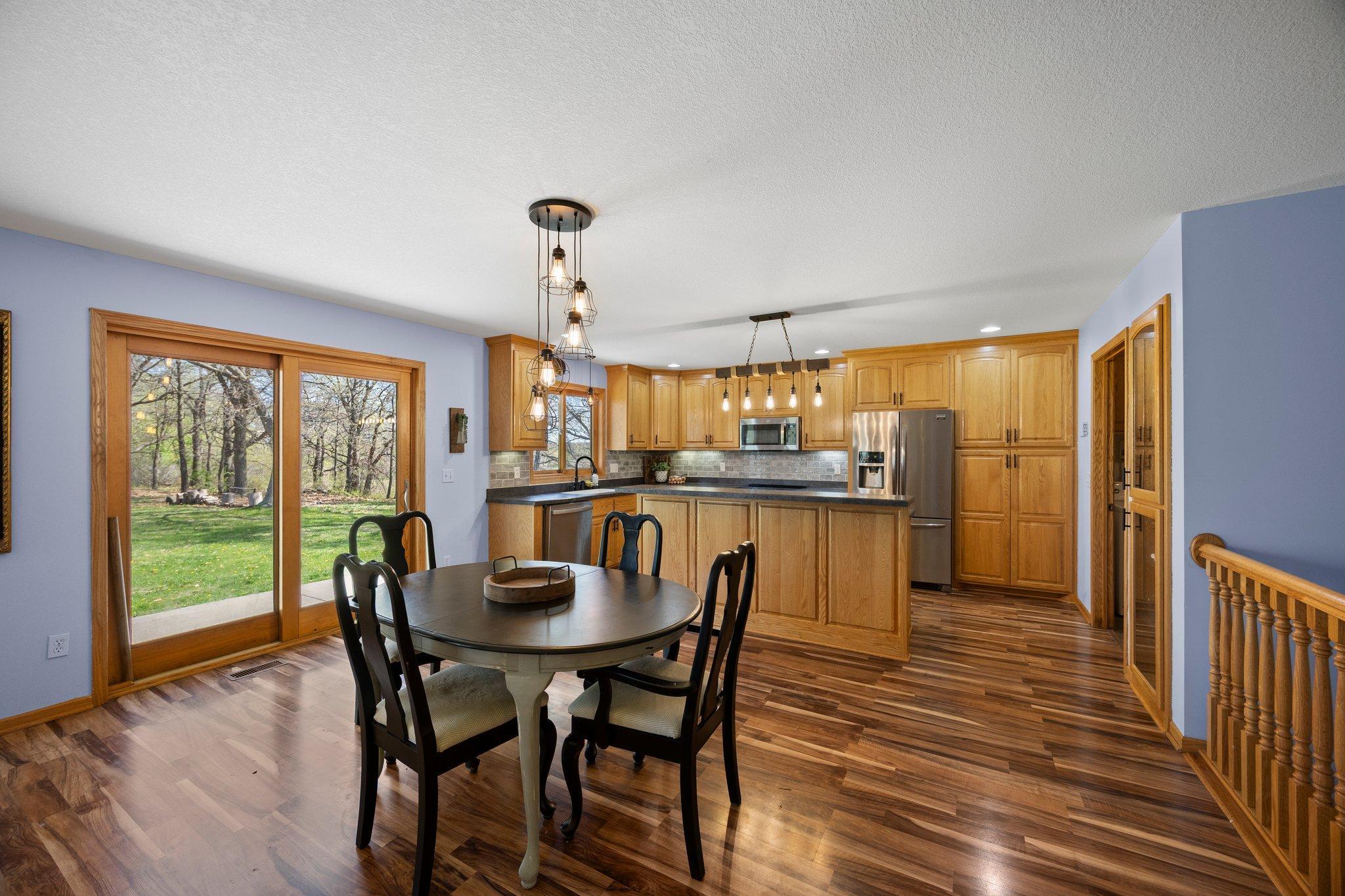 9527 253rd Avenue NW