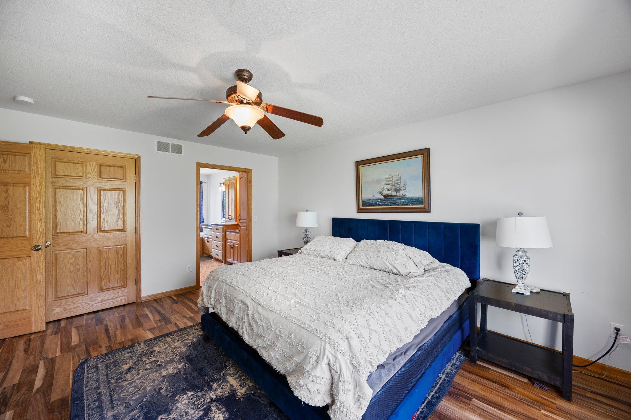 9527 253rd Avenue NW