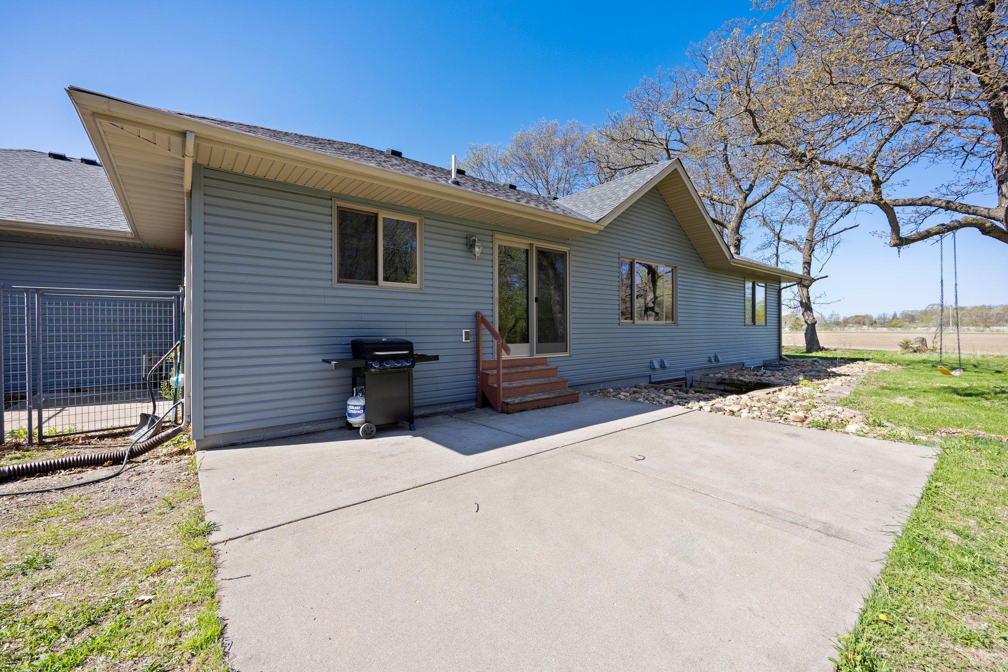 9527 253rd Avenue NW