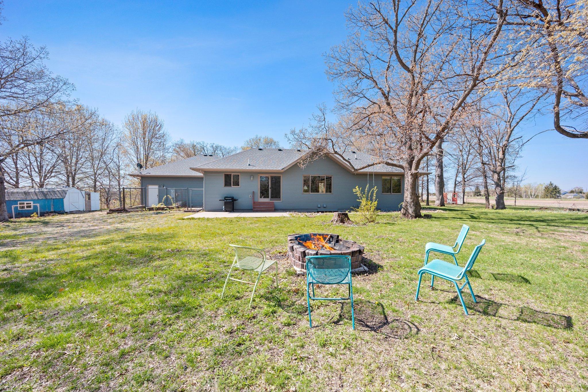 9527 253rd Avenue NW