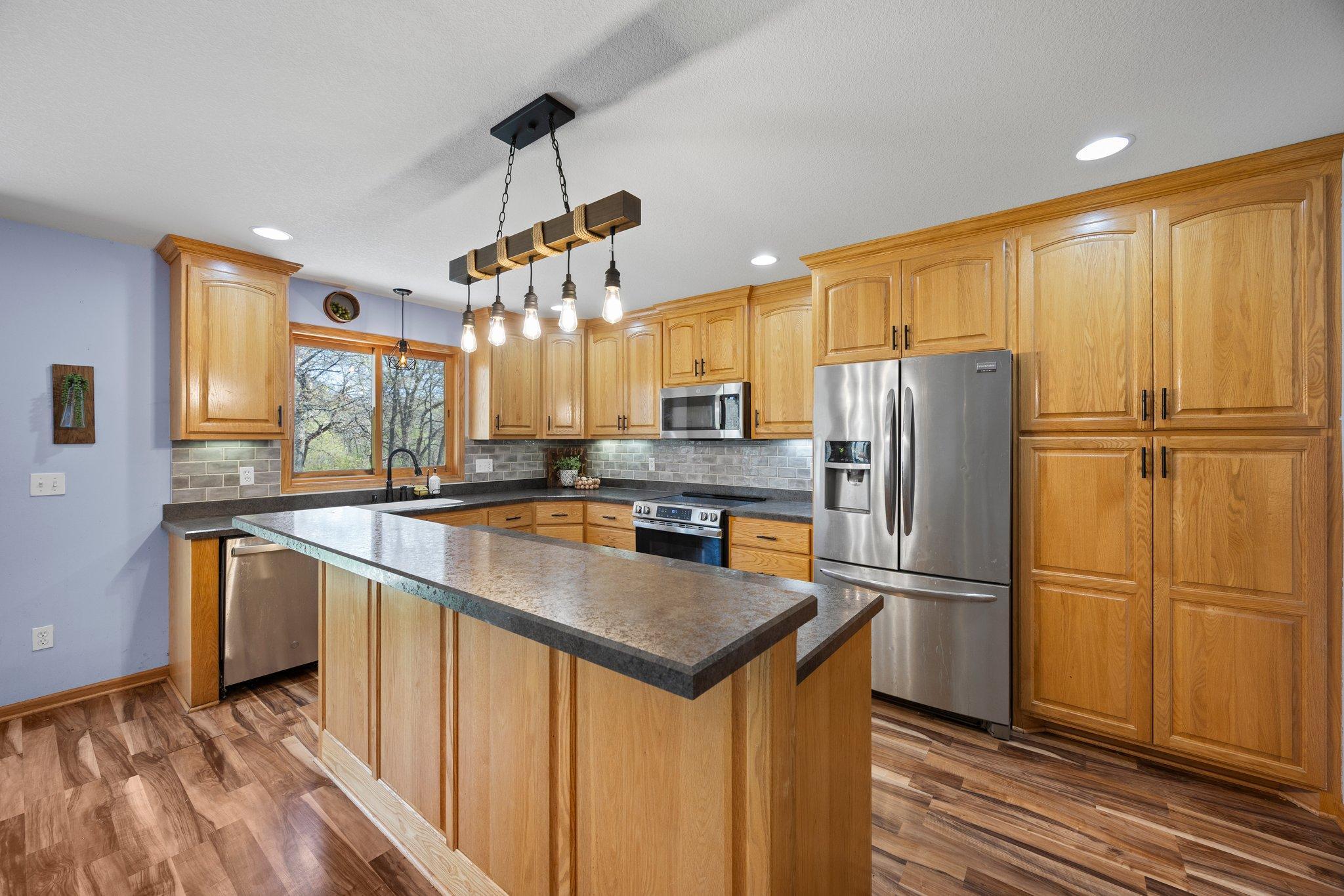 9527 253rd Avenue NW