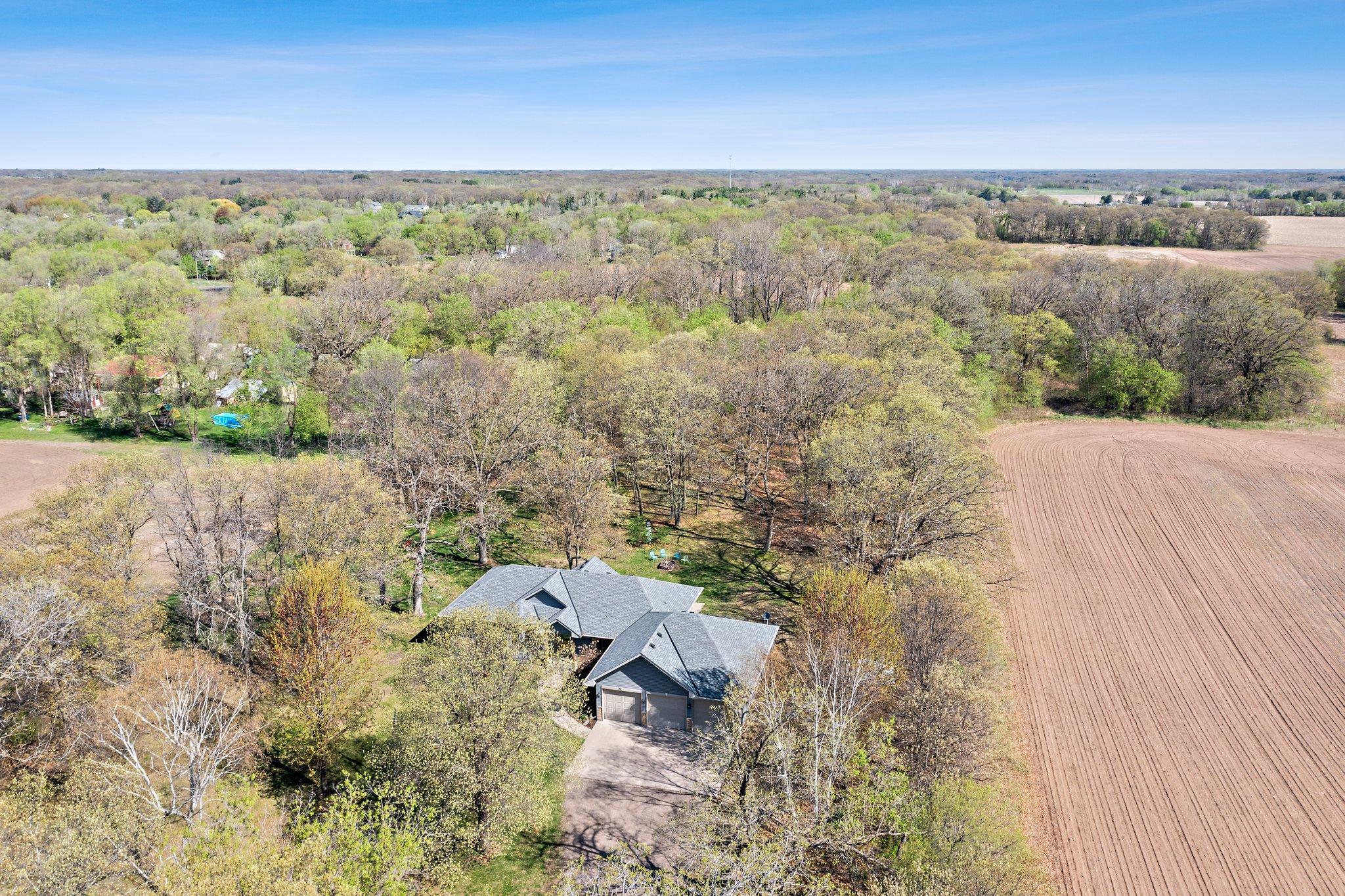 9527 253rd Avenue NW