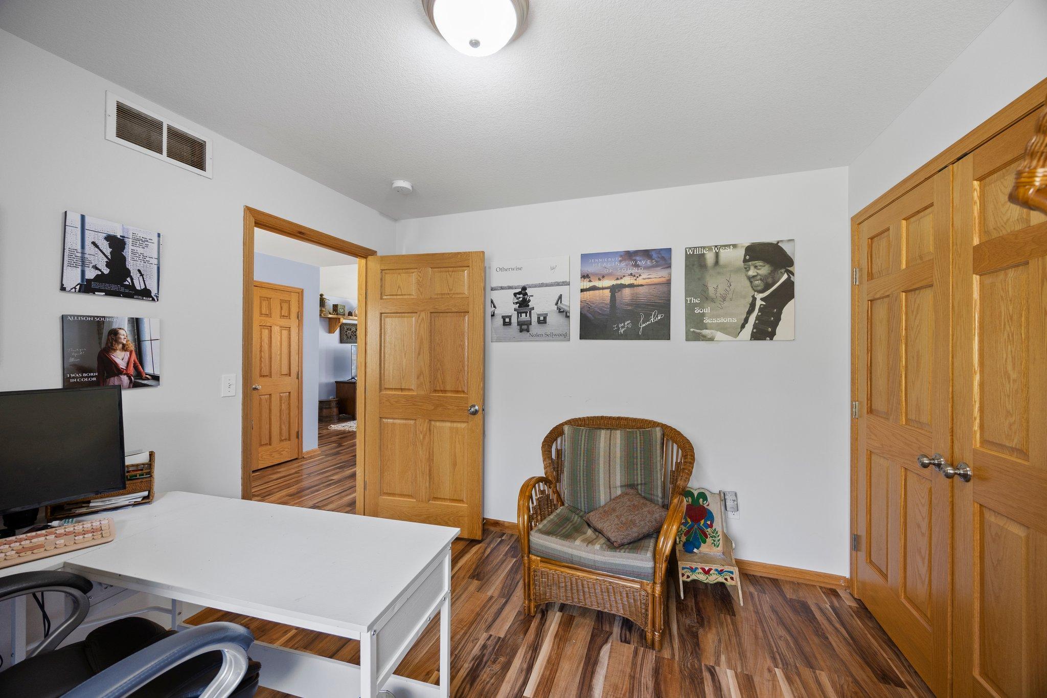 9527 253rd Avenue NW