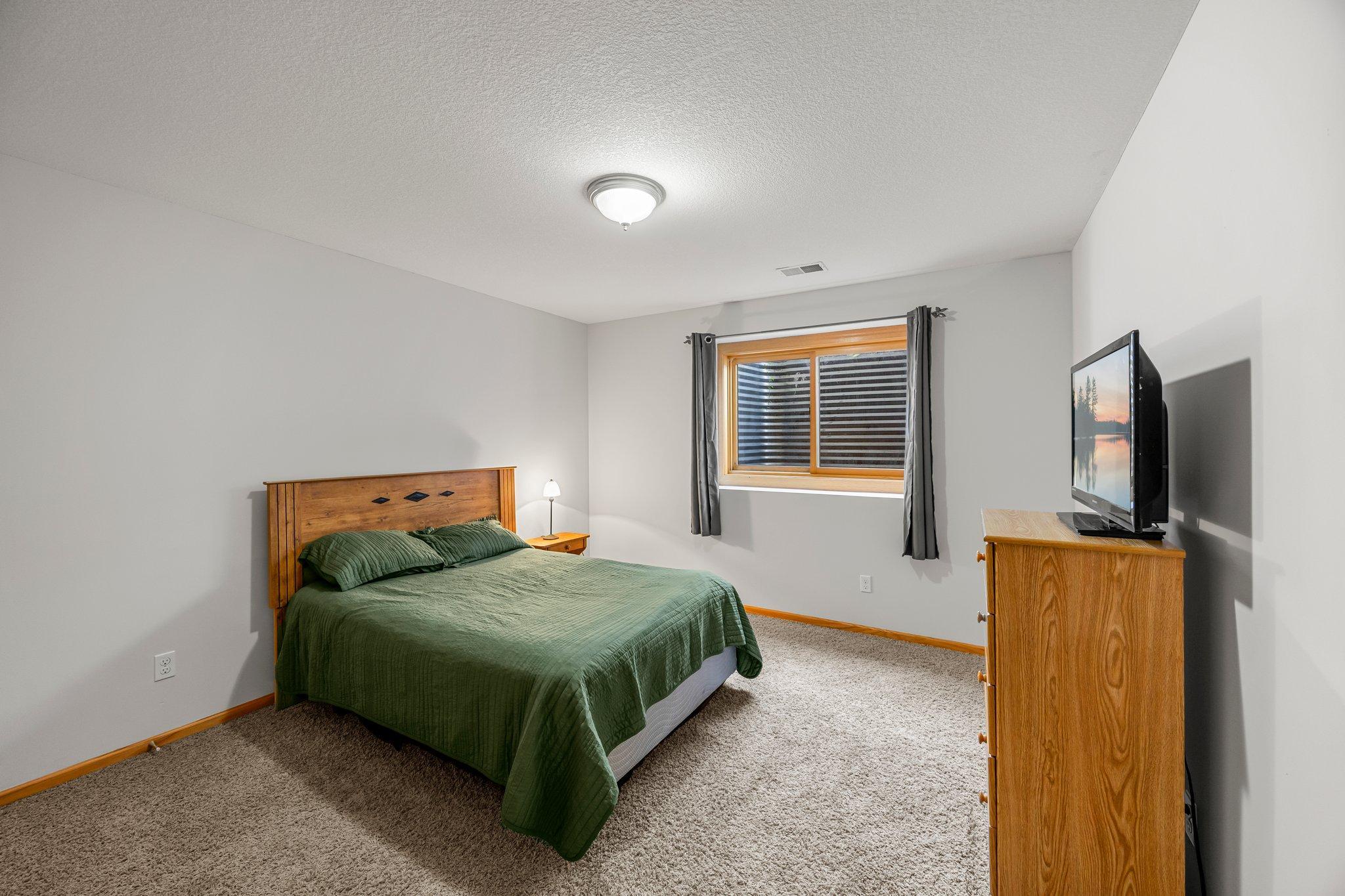 9527 253rd Avenue NW