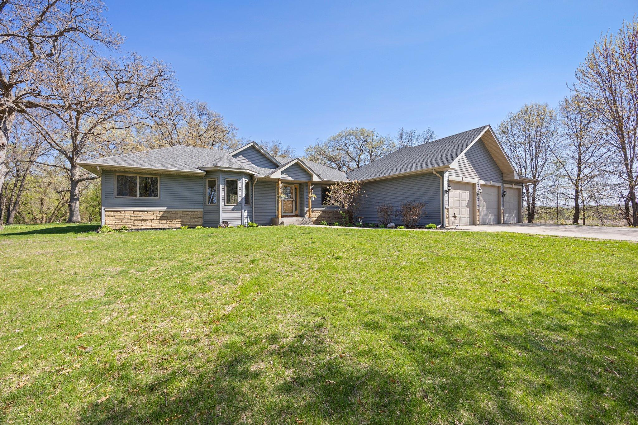 9527 253rd Avenue NW