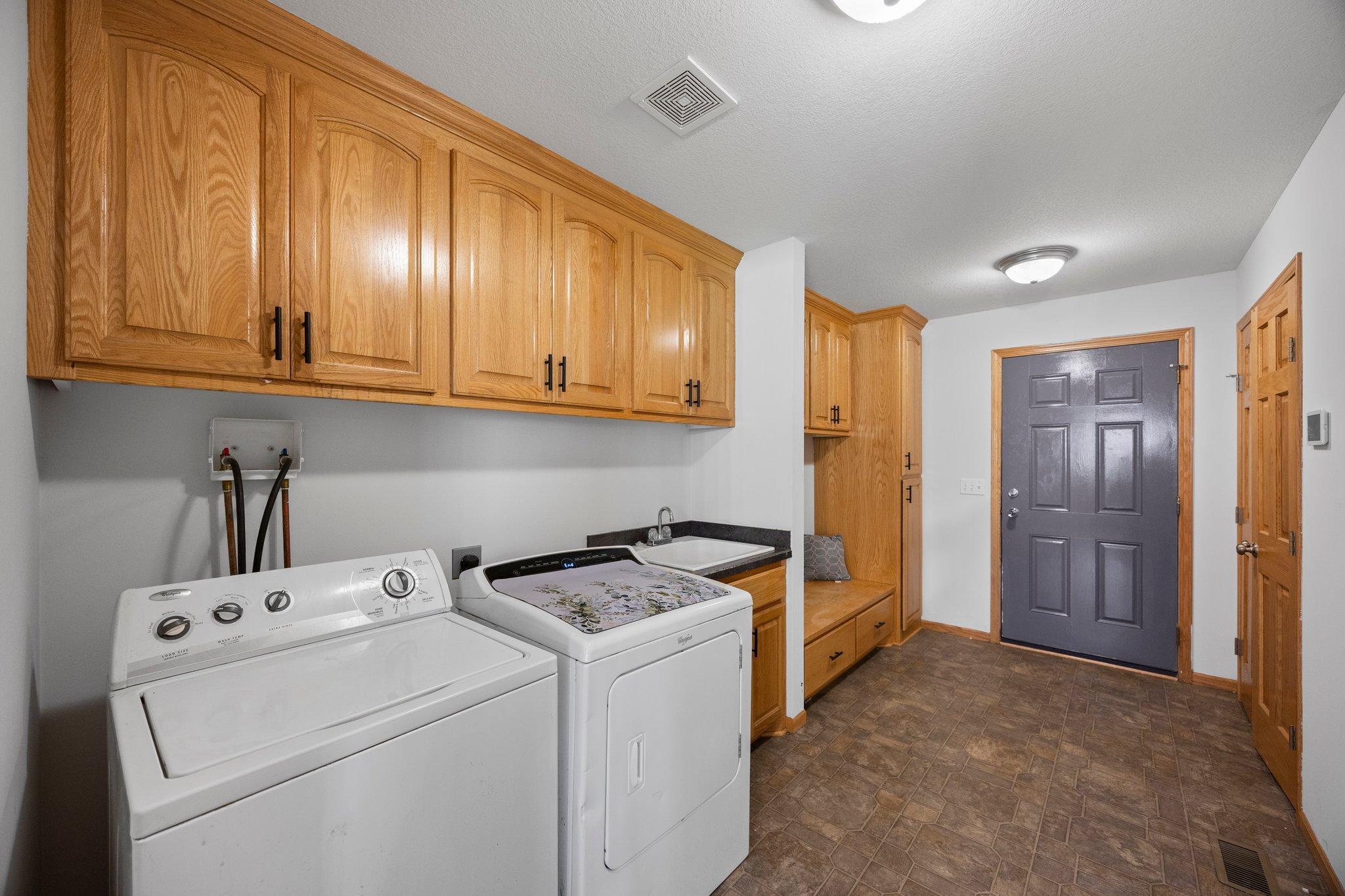 9527 253rd Avenue NW