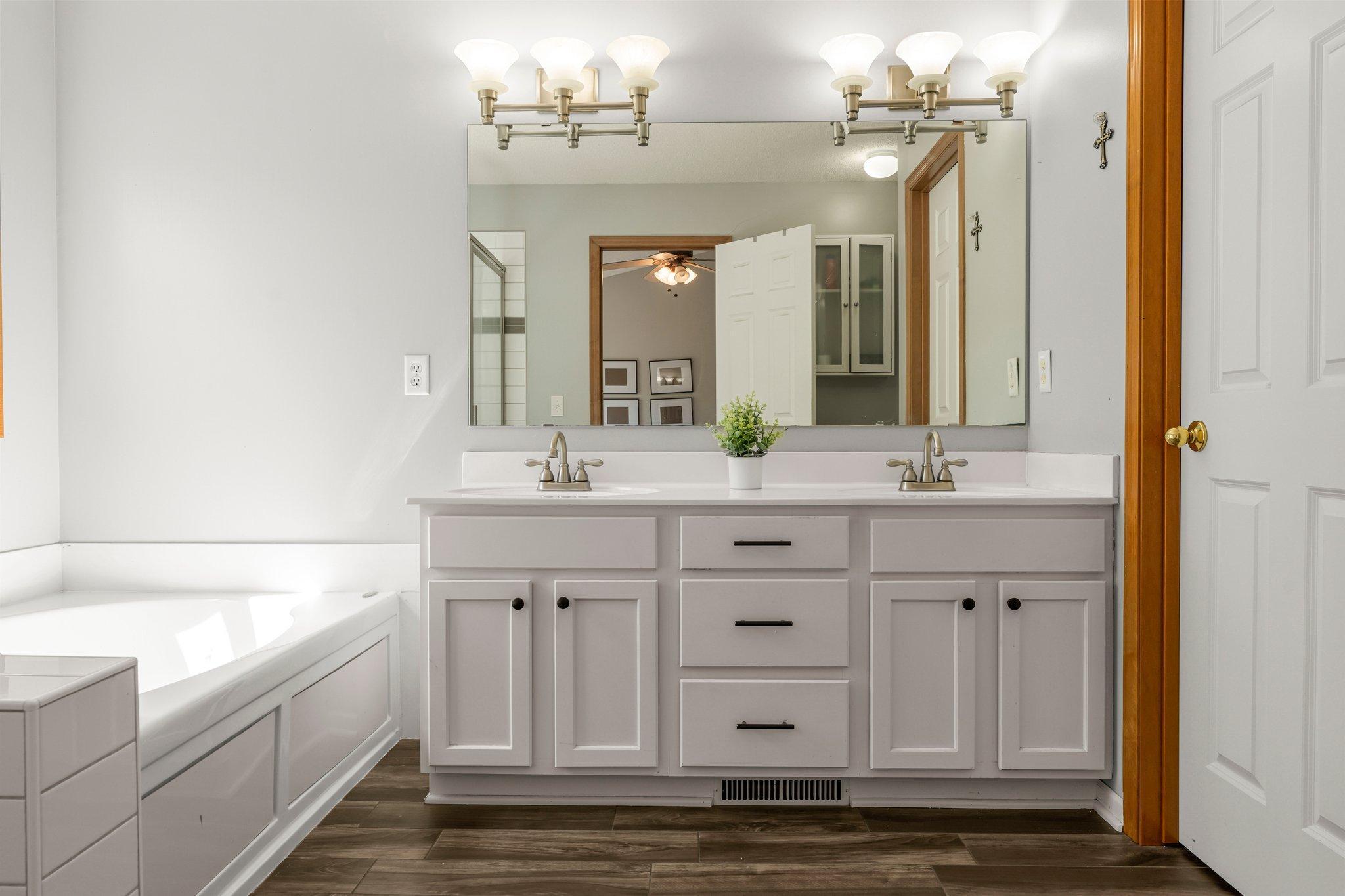 2445 Stonecrest Path NW