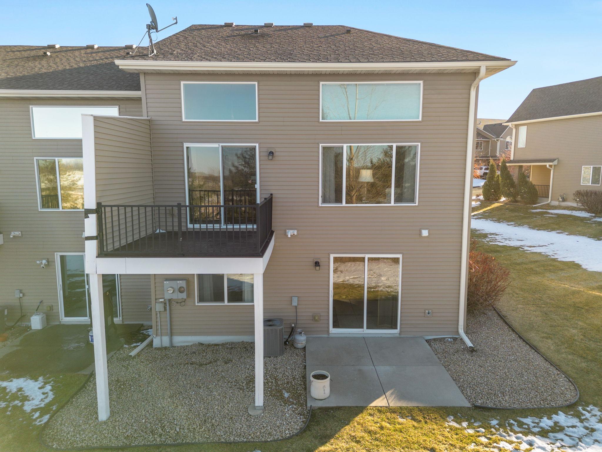 2606 Waterfall Way NW