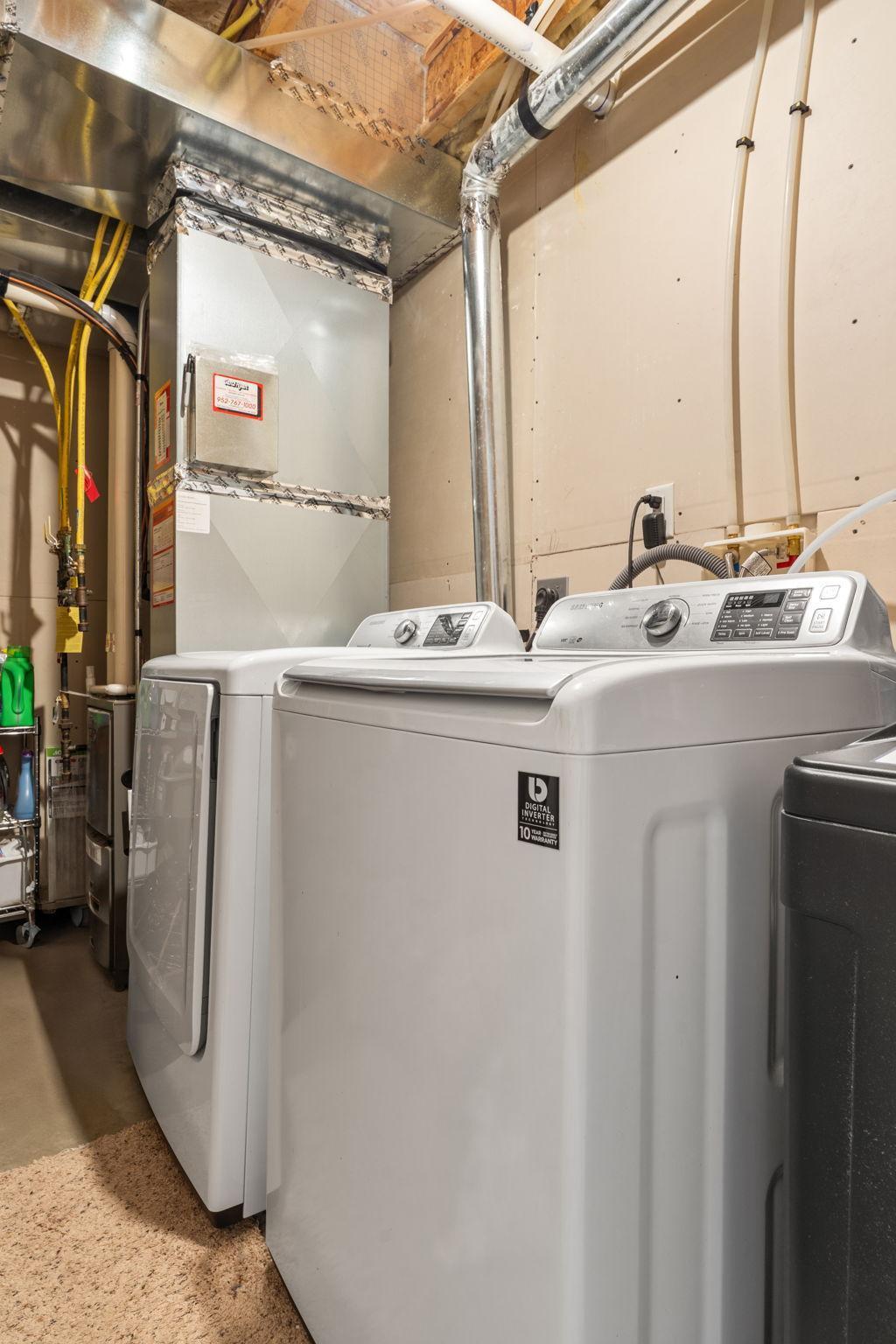 2606 Waterfall Way NW