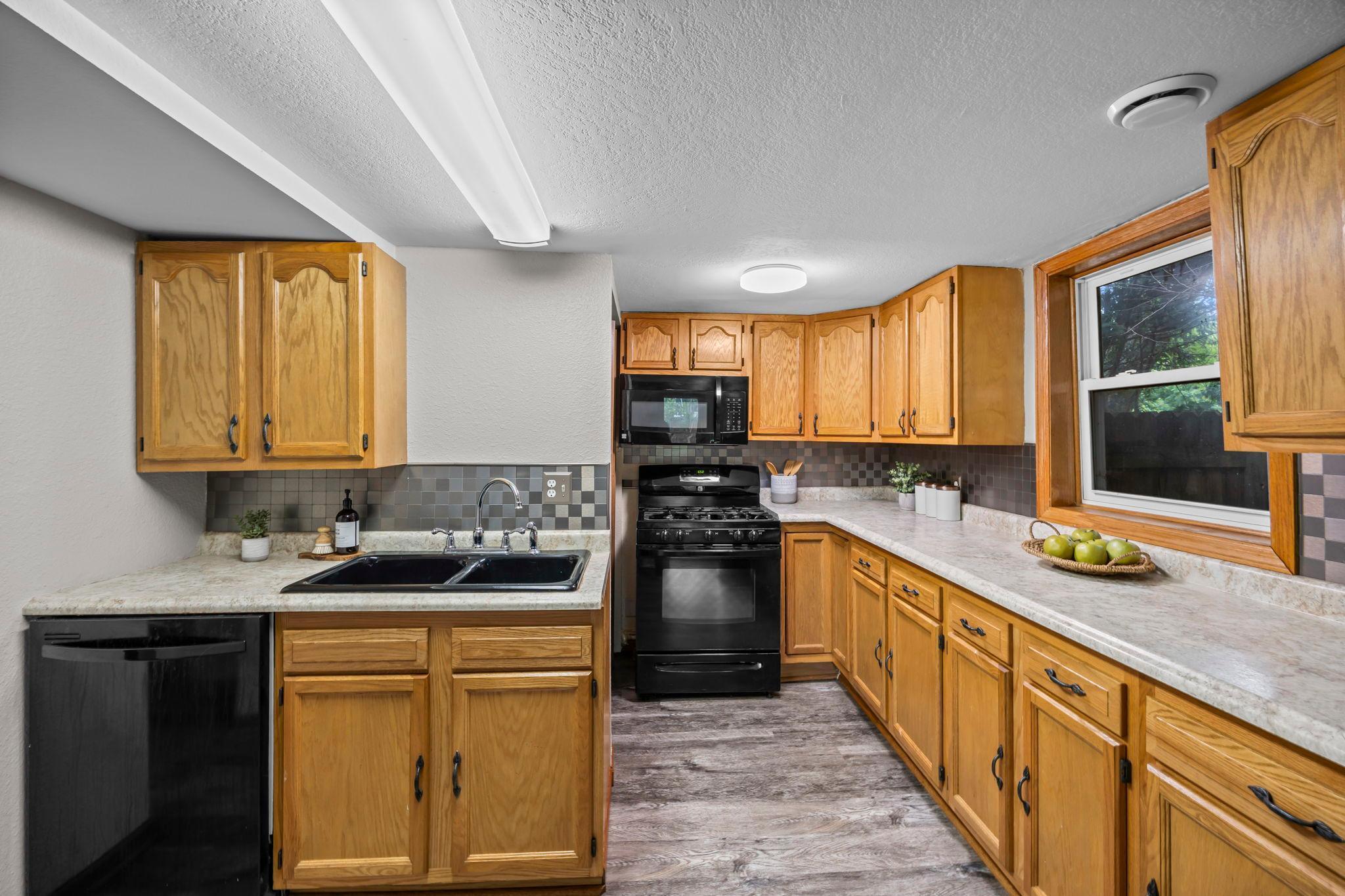 540 6th Street W