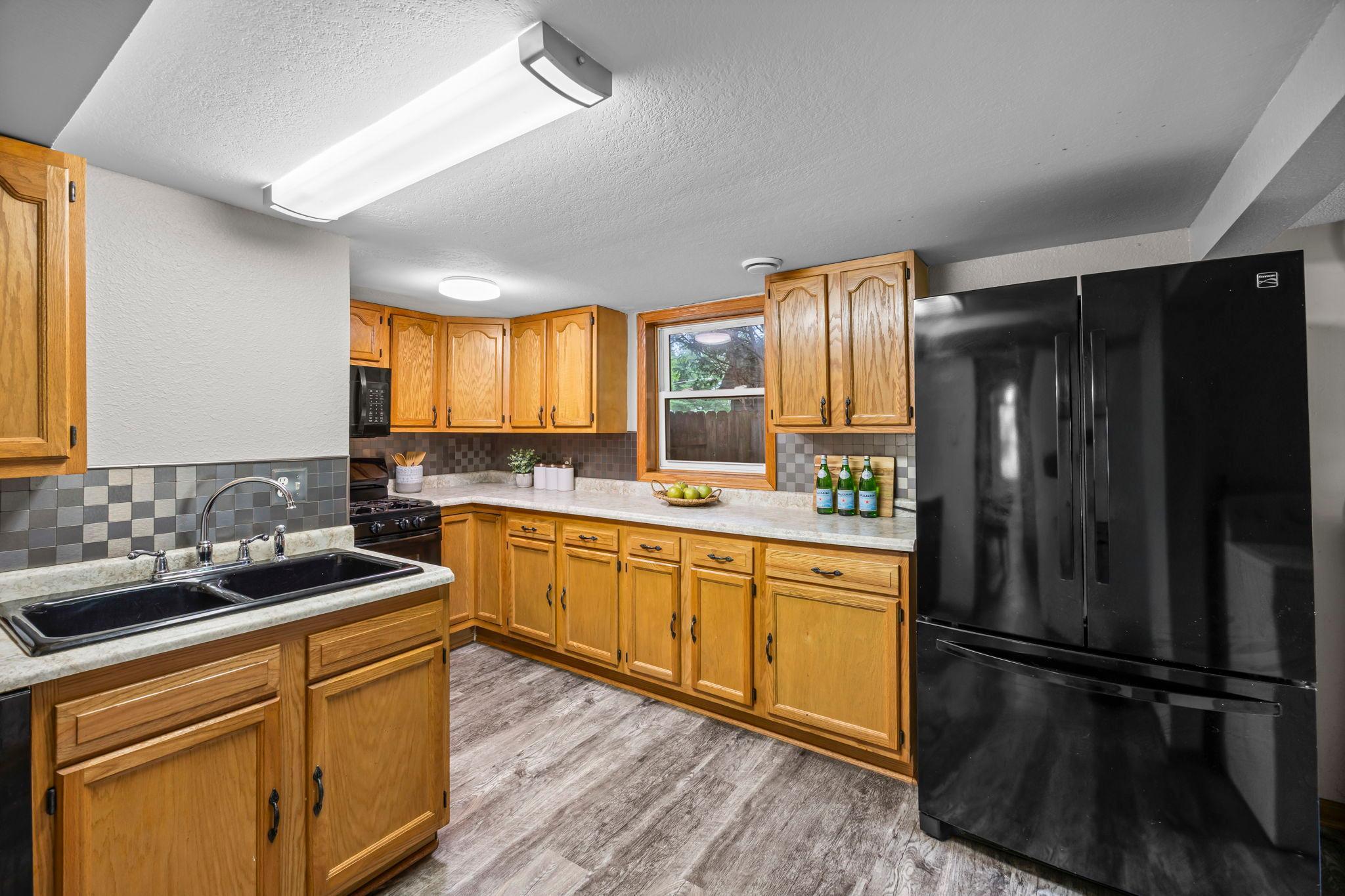 540 6th Street W