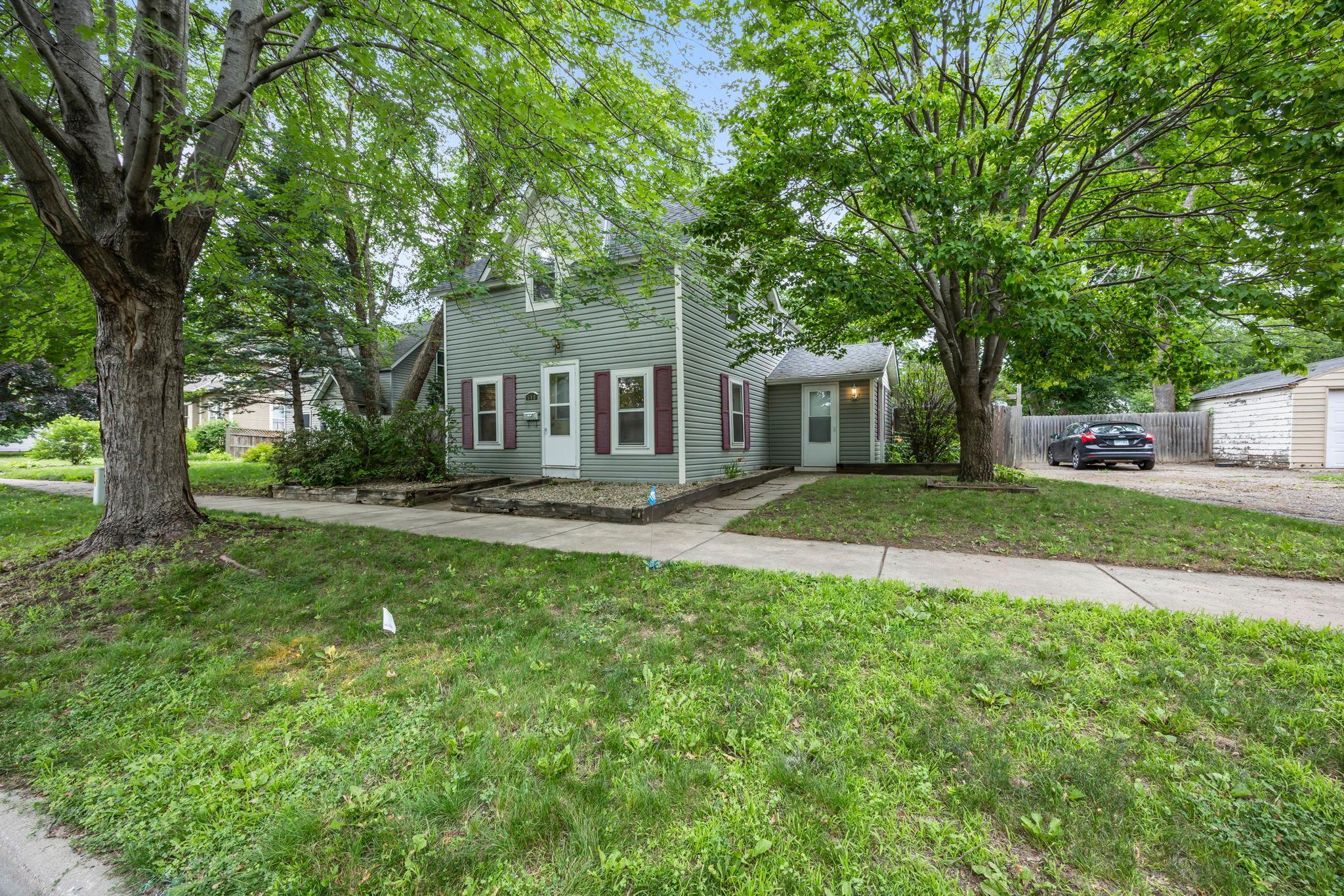 540 6th Street W