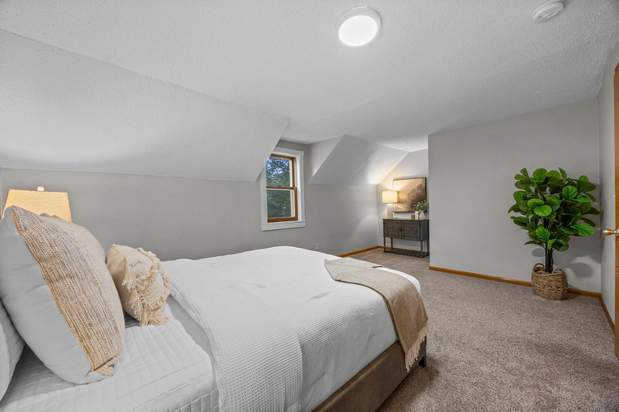 540 6th Street W