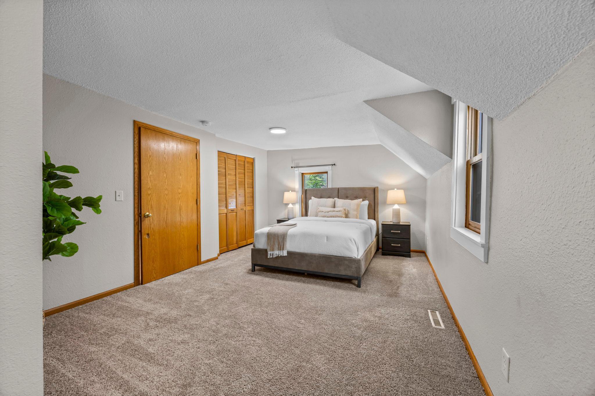 540 6th Street W