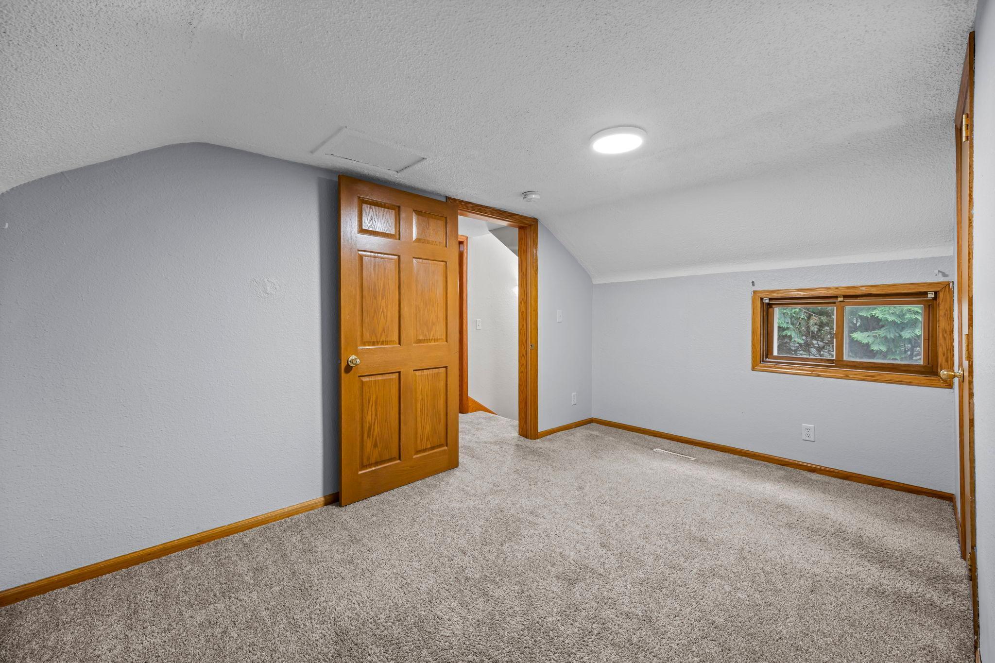 540 6th Street W