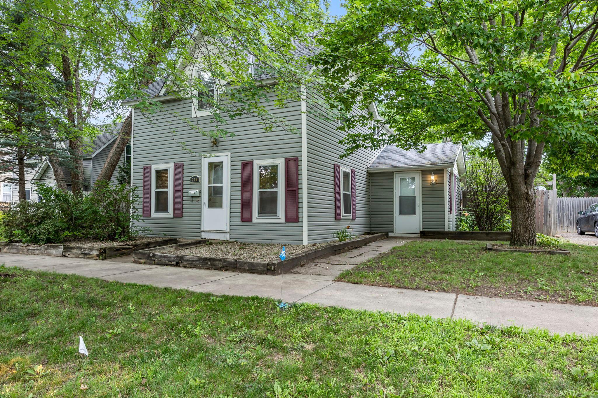 540 6th Street W