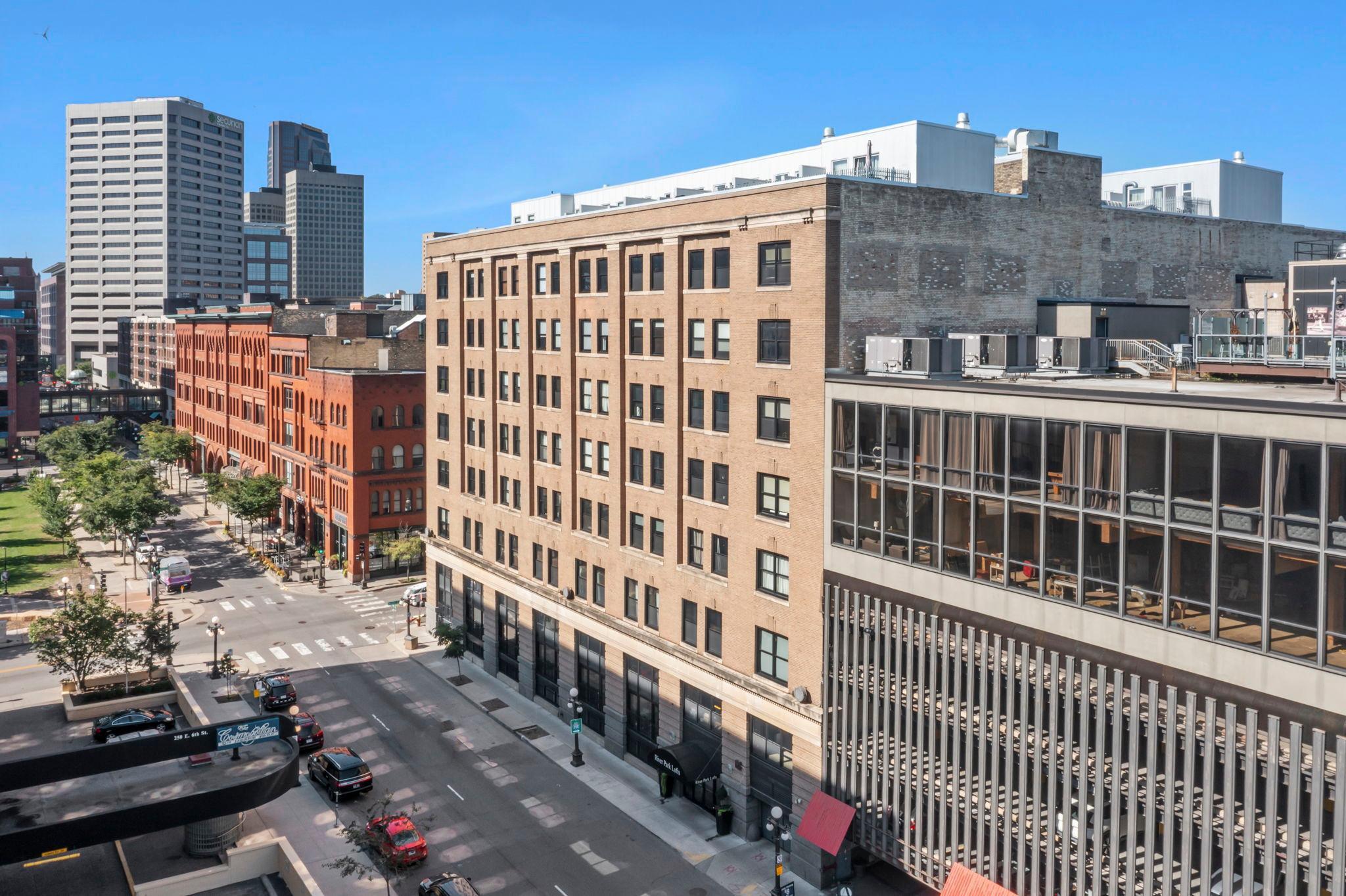 406 Wacouta Street Unit: 515