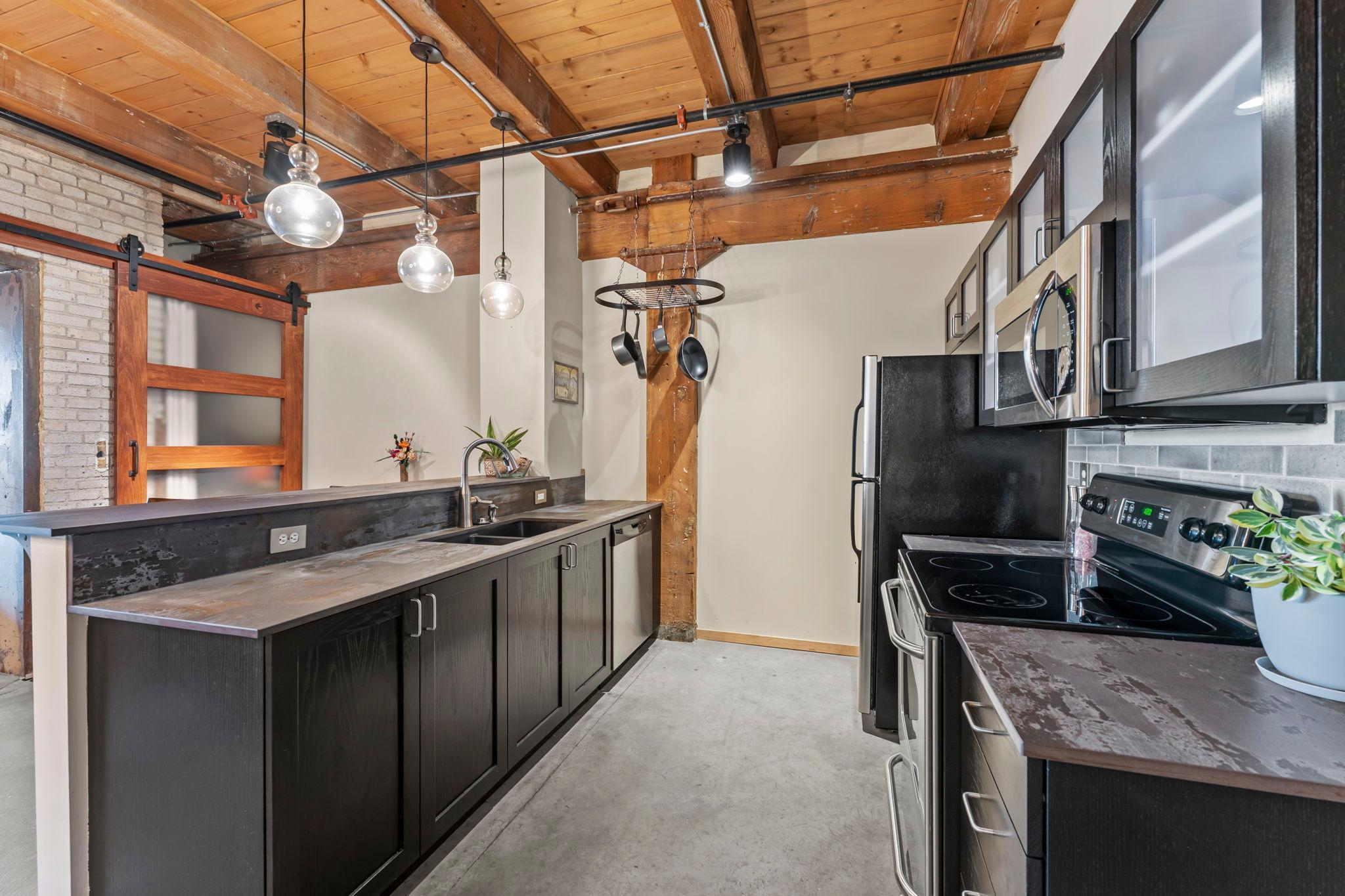 406 Wacouta Street Unit: 515