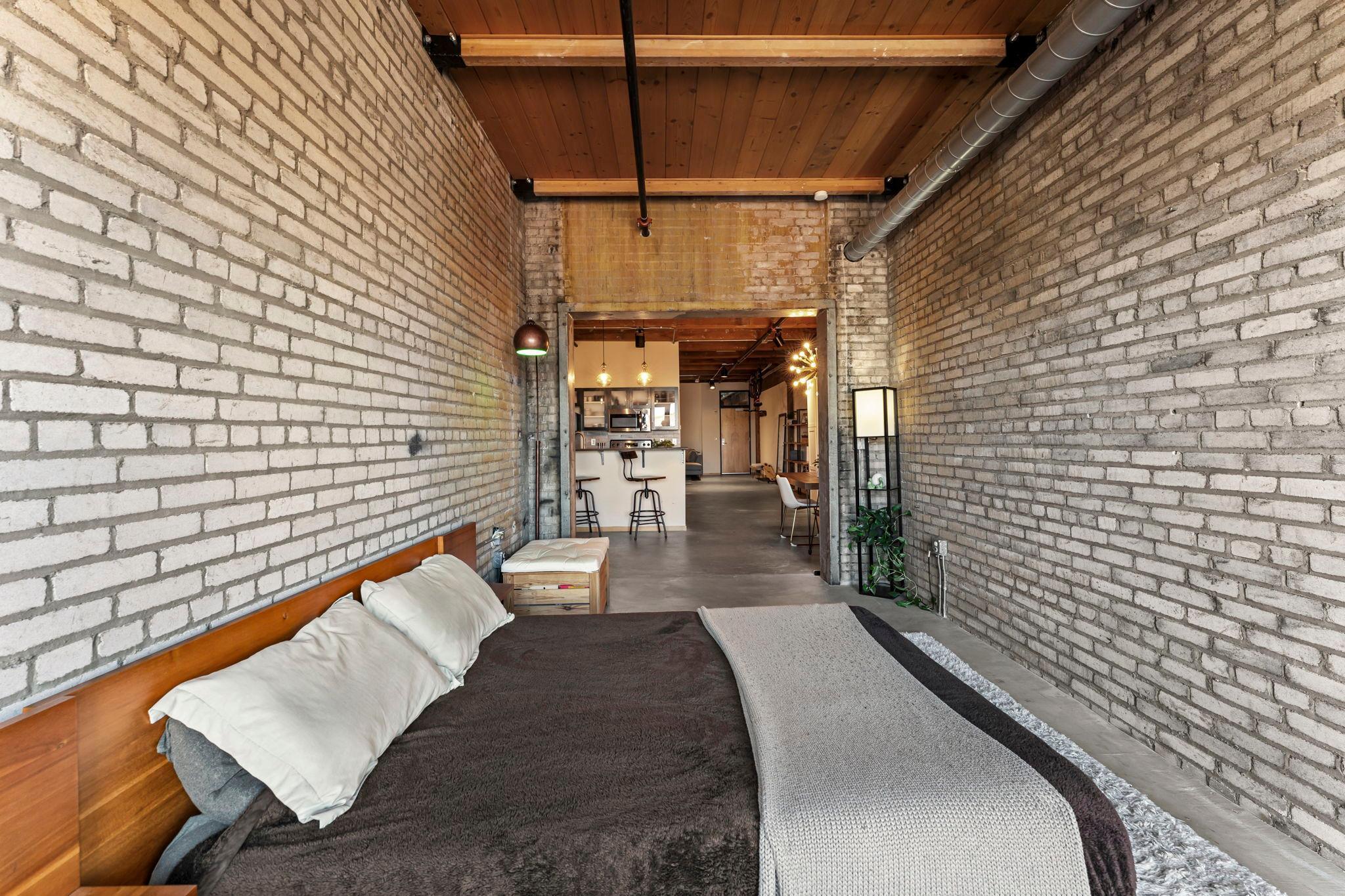 406 Wacouta Street Unit: 515