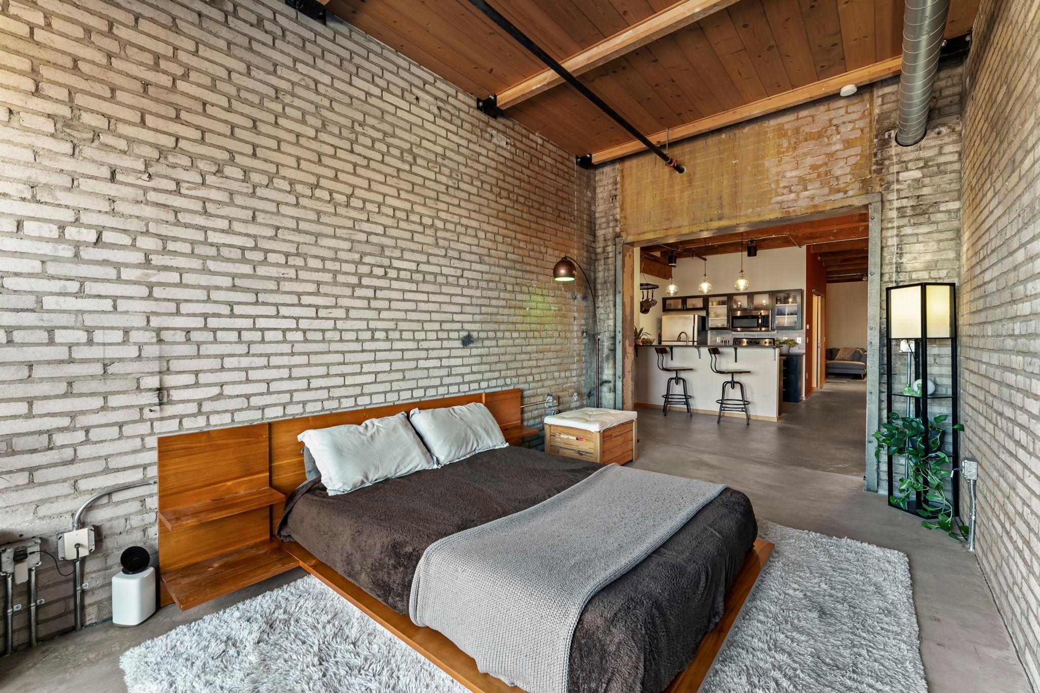 406 Wacouta Street Unit: 515