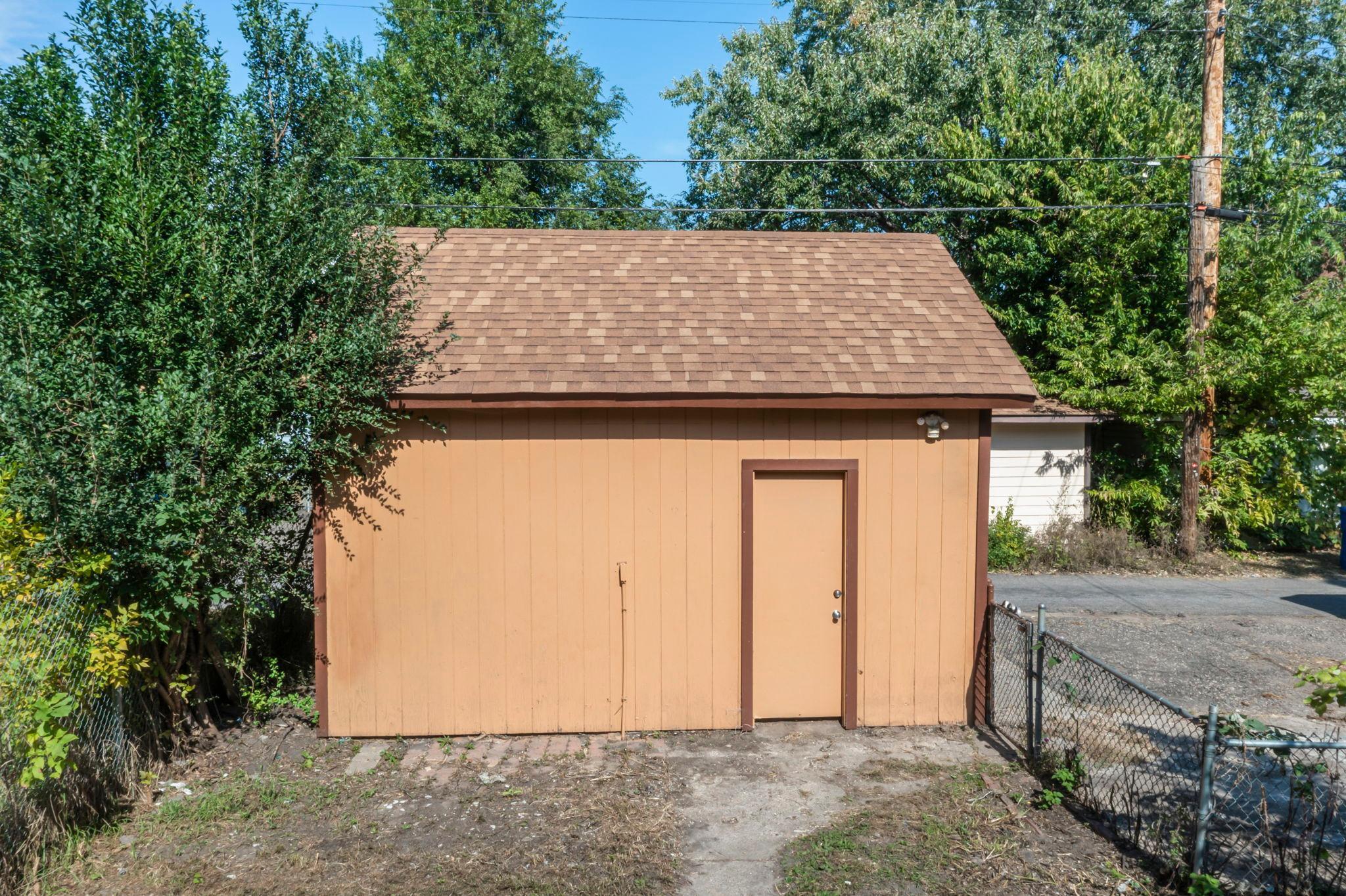 885 Edmund Avenue