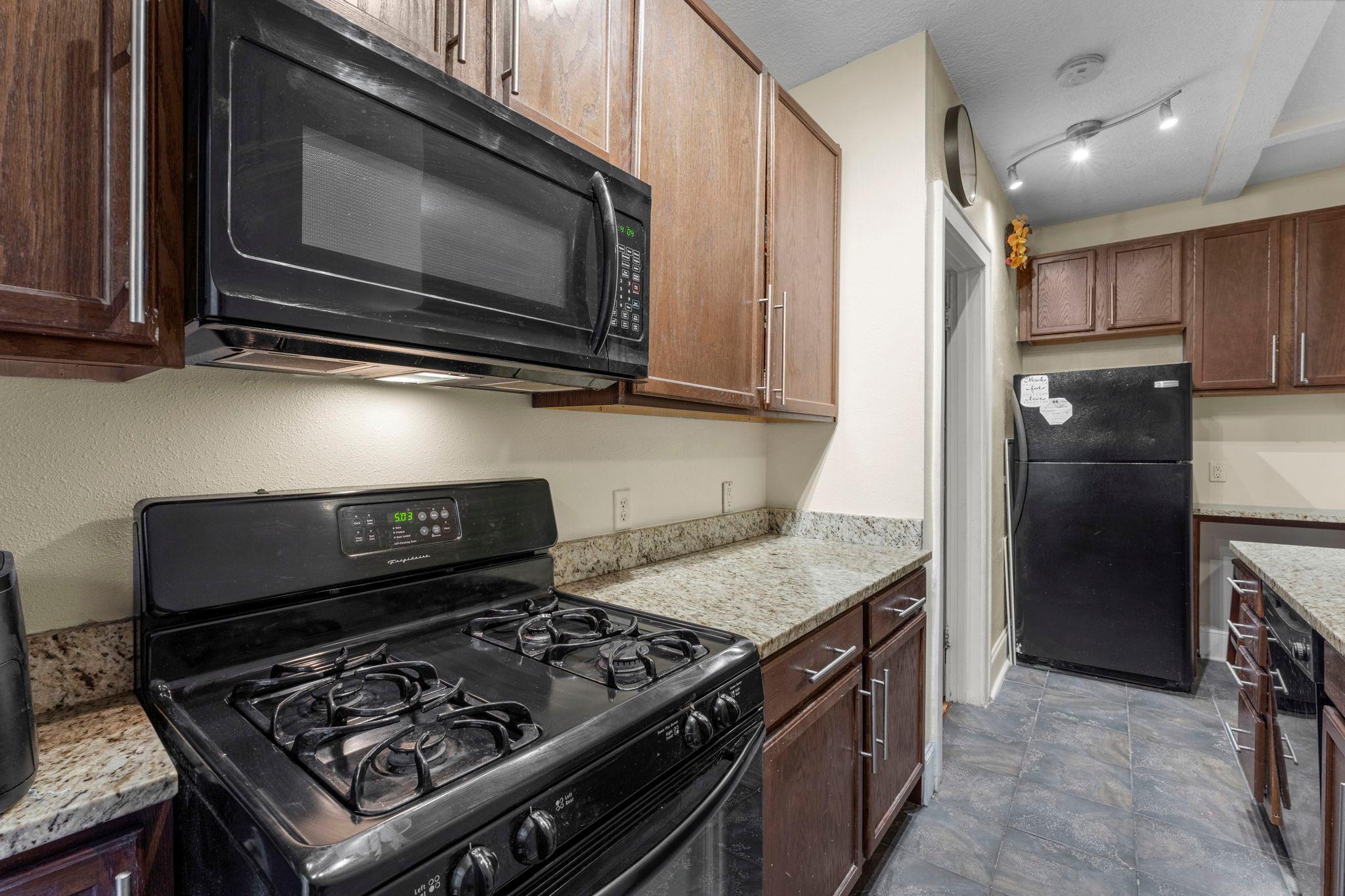 2881 Irving Avenue S Unit: 306