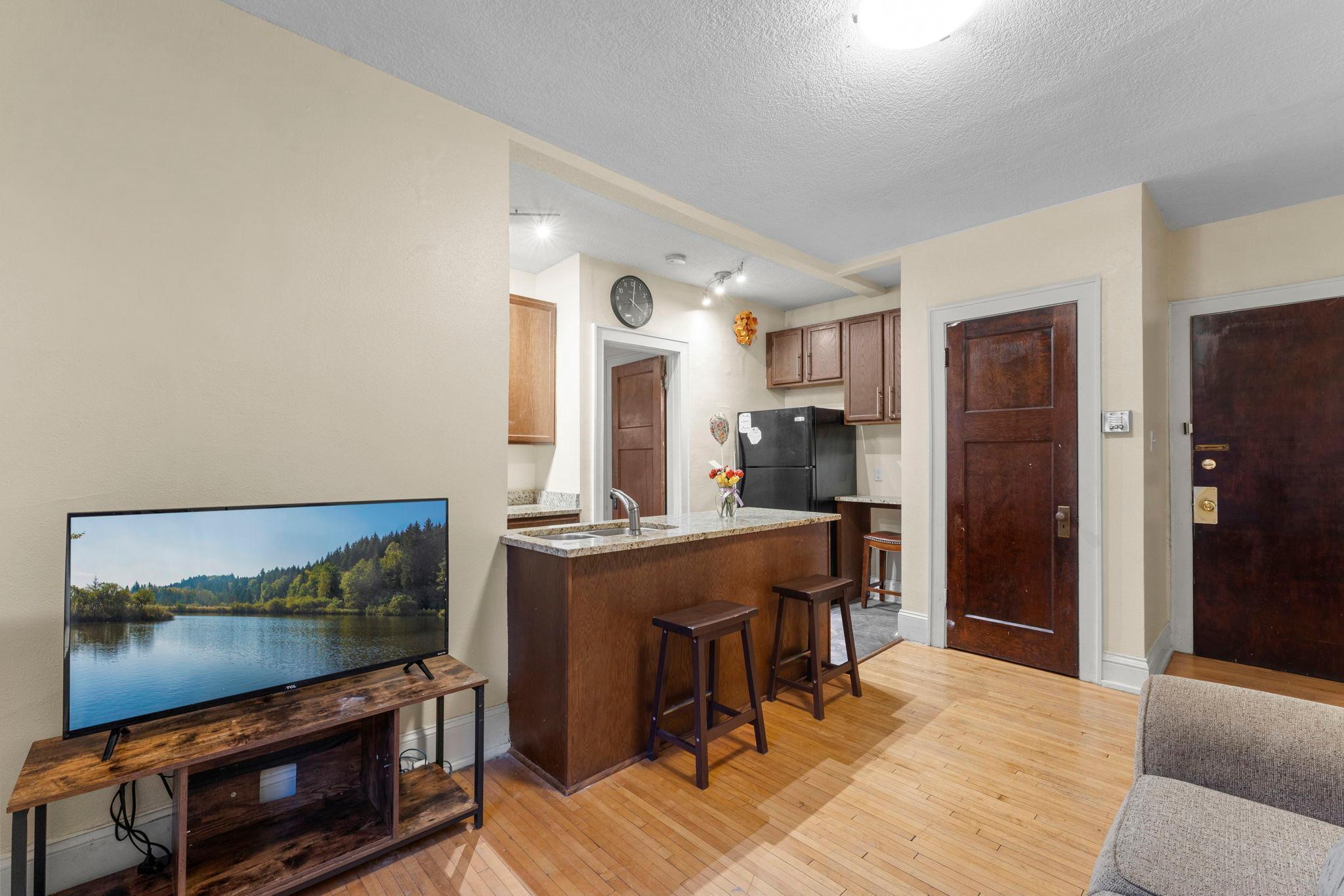 2881 Irving Avenue S Unit: 306