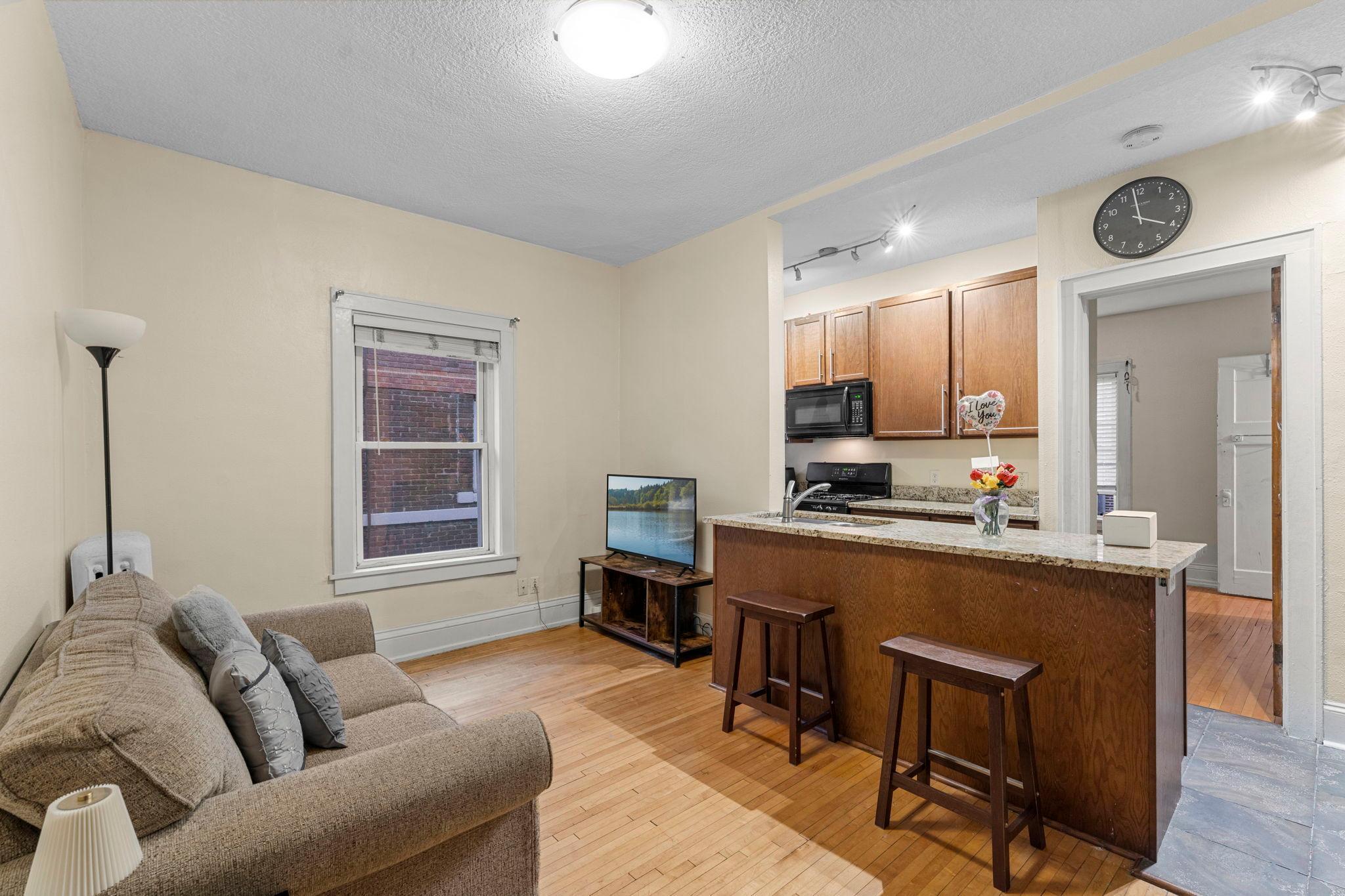 2881 Irving Avenue S Unit: 306