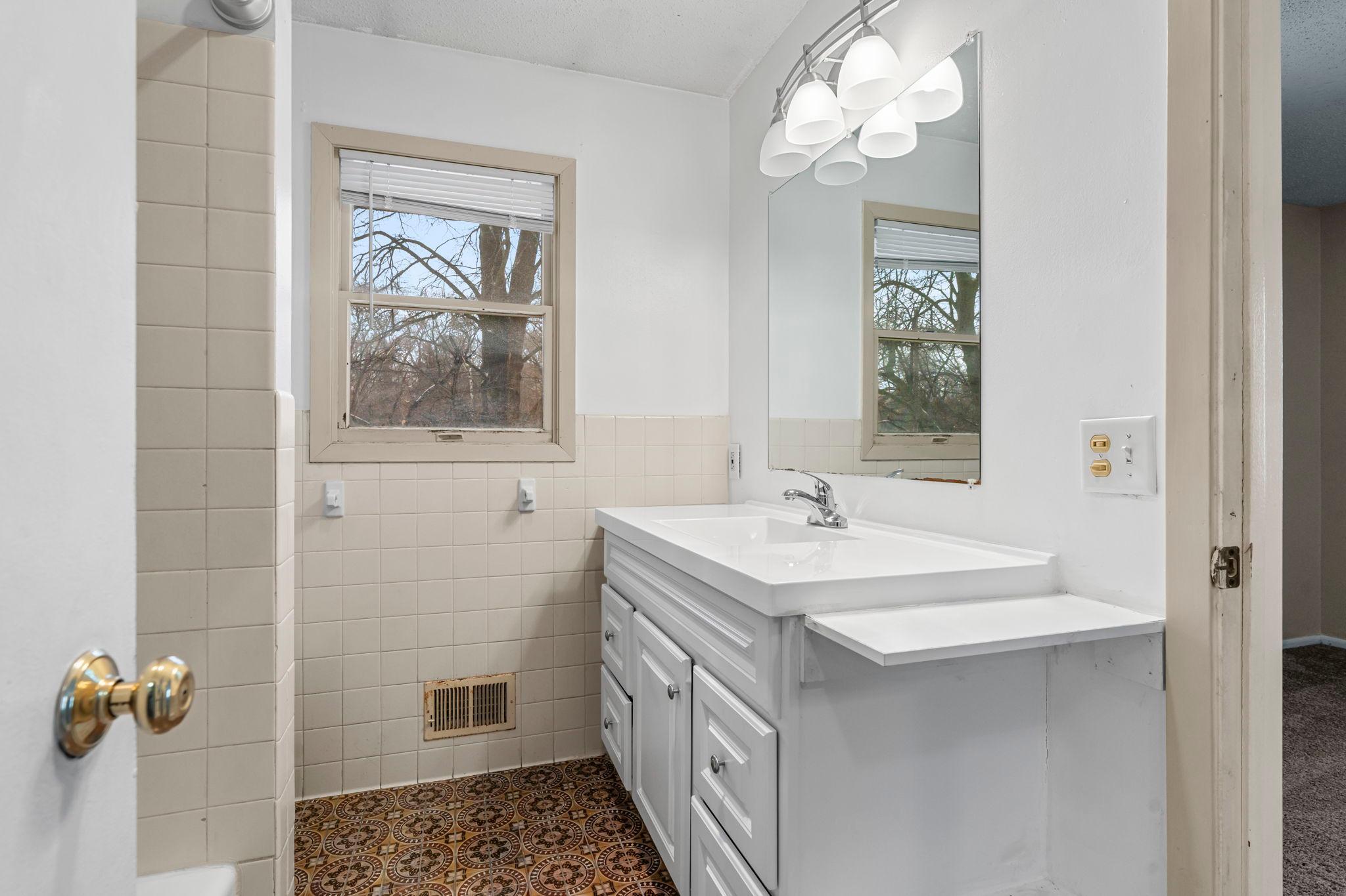 10421 Quebec Avenue S